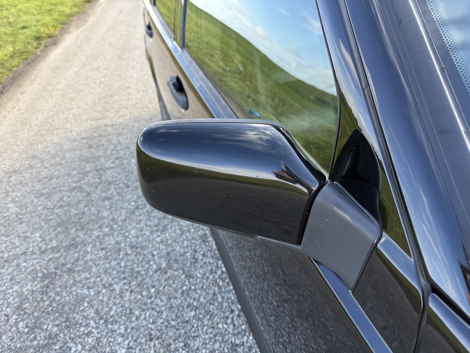 Exterior image of 1995 VOLVO 855 T5R T-5R