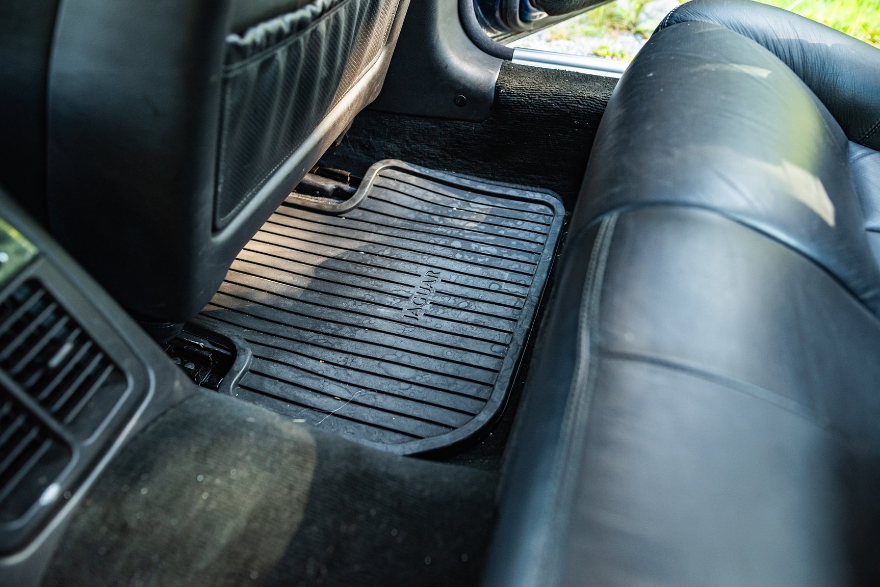 Interior image of 2001 Jaguar XJR