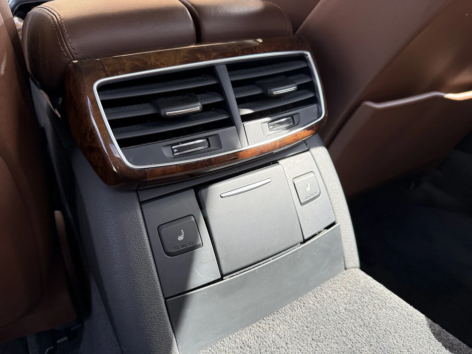 Innenraumfoto von 2014 Audi A8 4.0 TFSI (70)