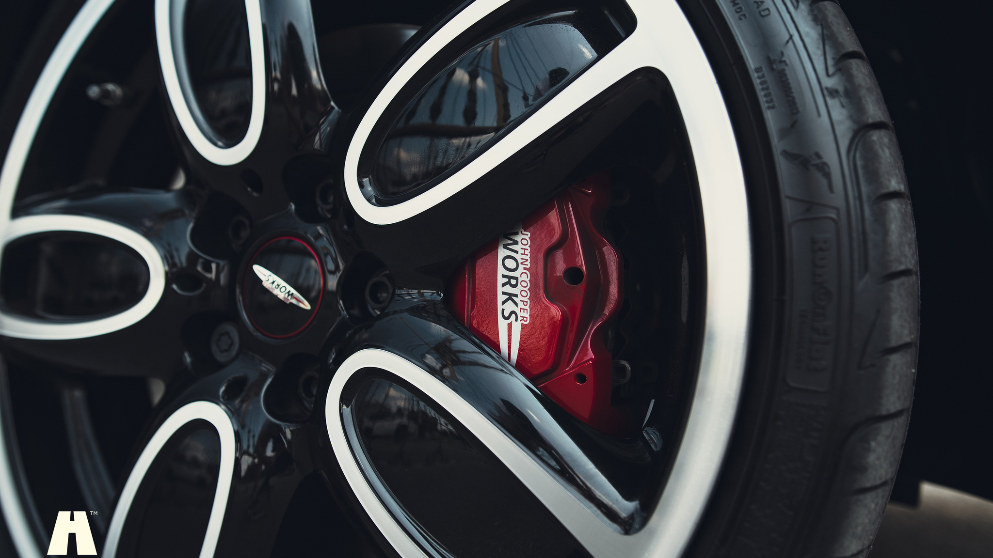 Exteriörbild på 2021 Mini John Cooper Works Cabriolet  (41)