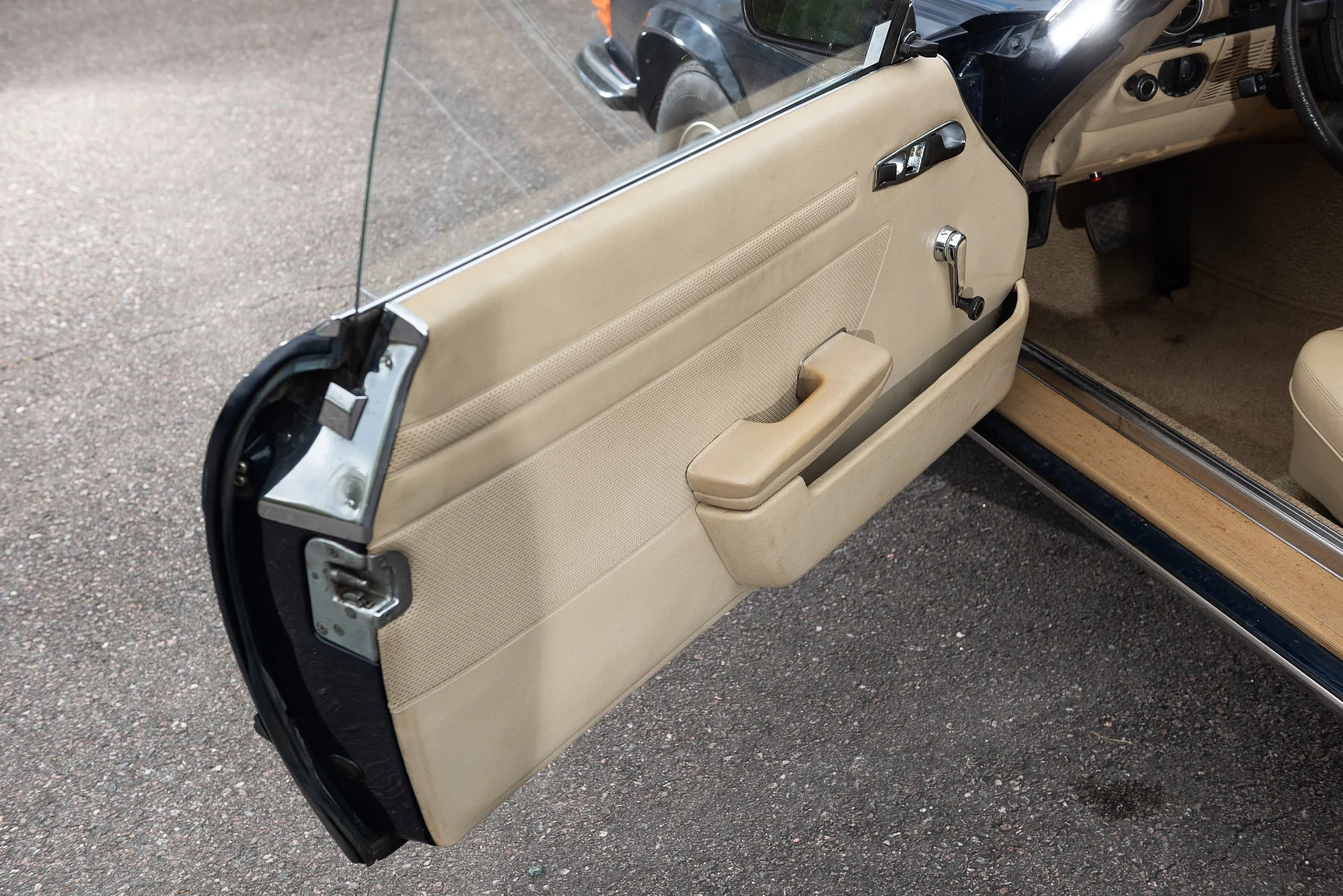 Interiörbild 1975 Mercedes Benz 450 SLC (10)