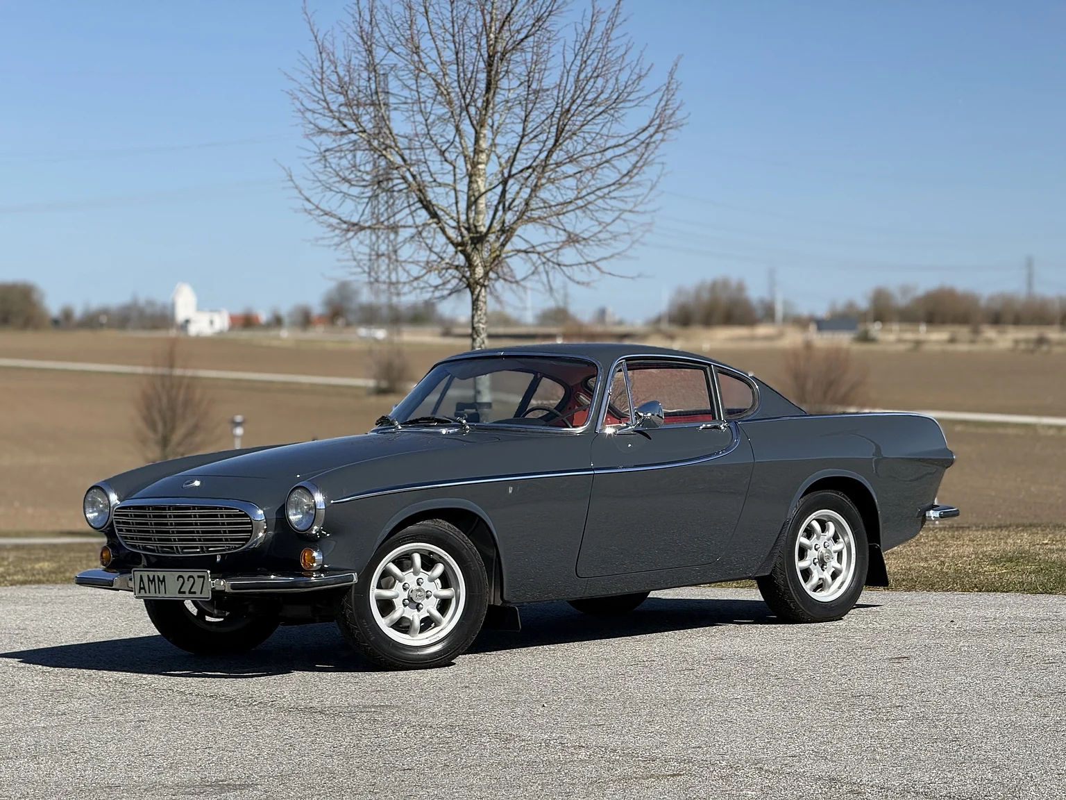 Exterior image of 1966 Volvo P 1800S (37)