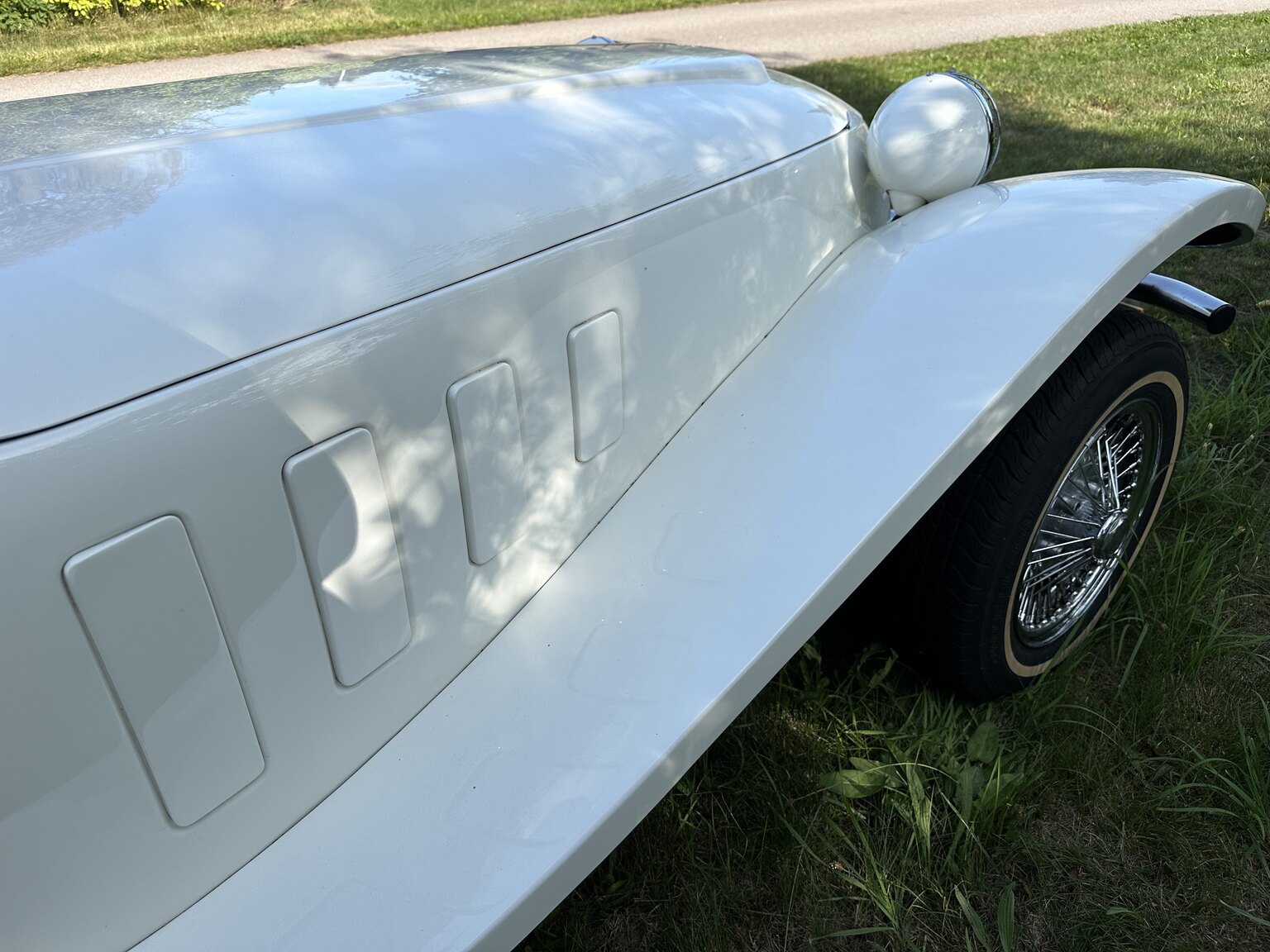 Exterior image of 1988 Panther Kallista