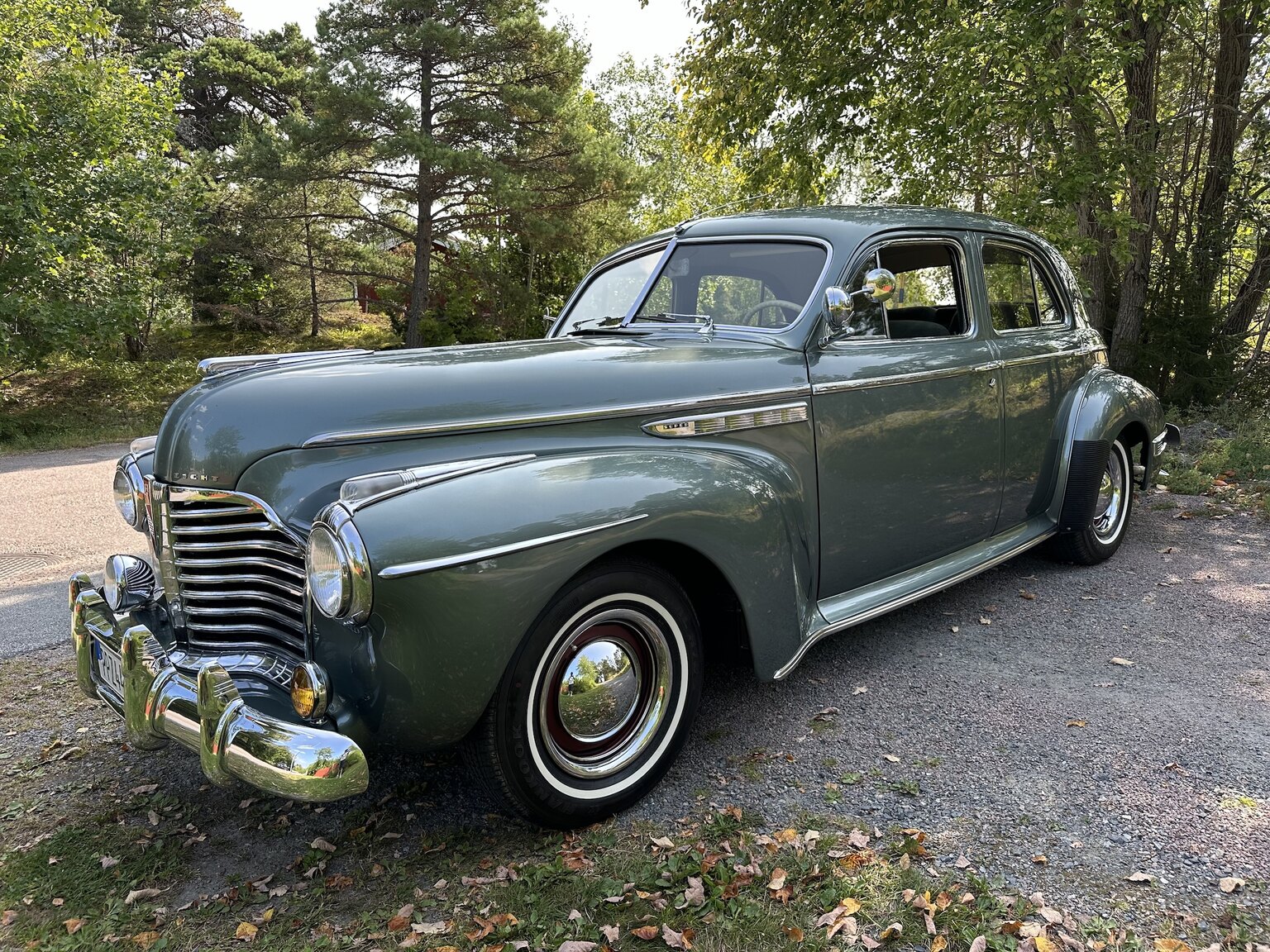 Exterior image of Buick Sedan Special 8