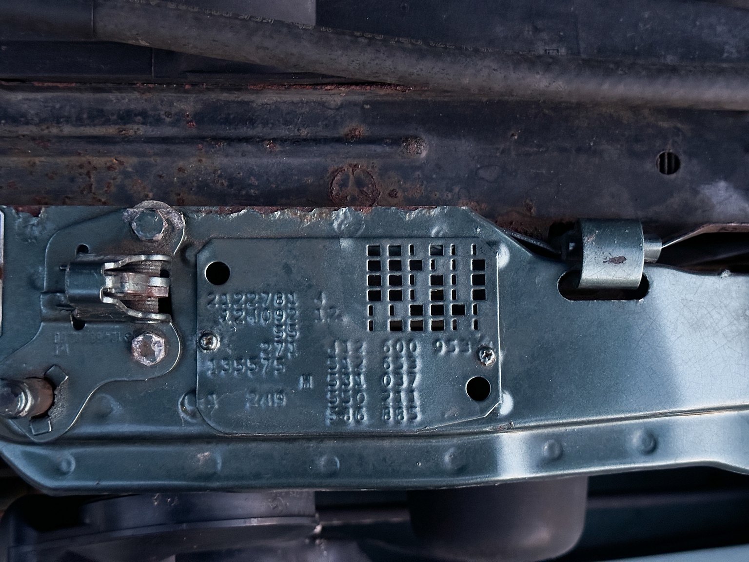 Image of 1996 MERCEDES-BENZ E 320 T mechanics