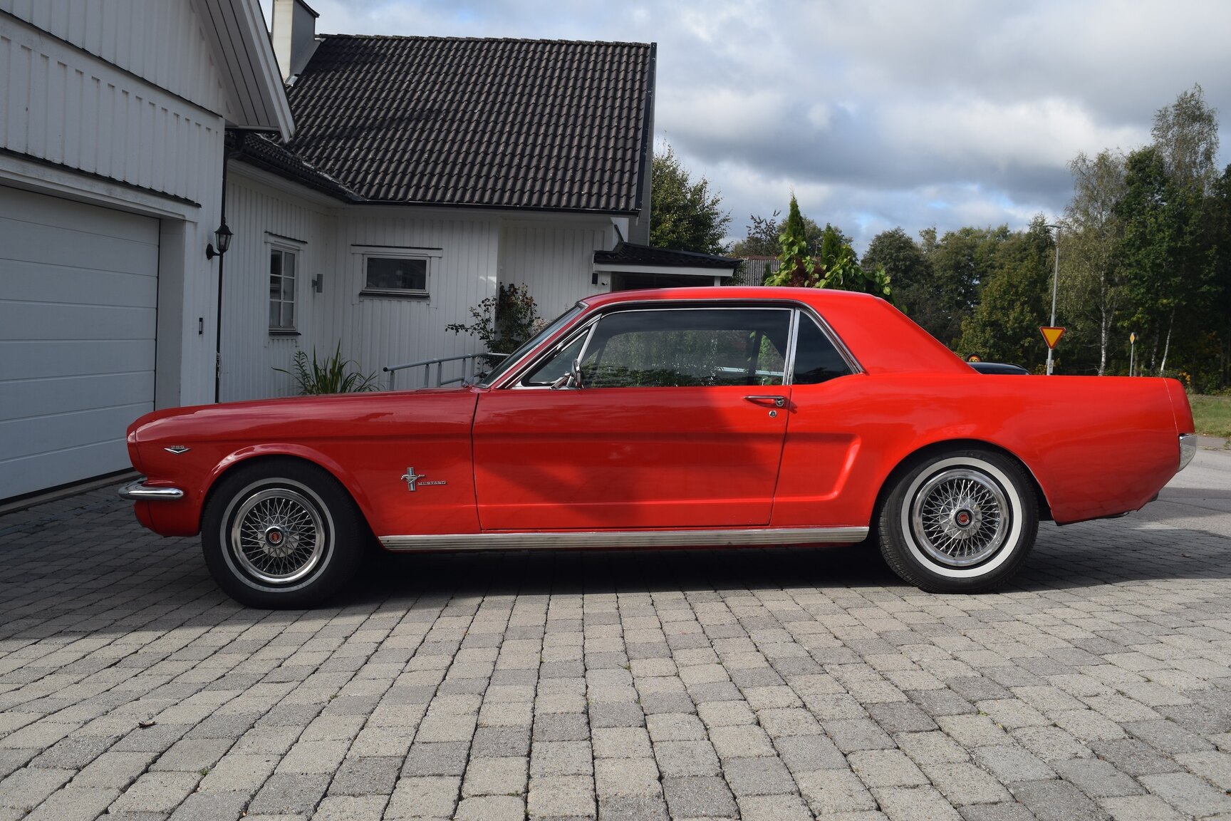 Exterior image of 1965 Ford Mustang 