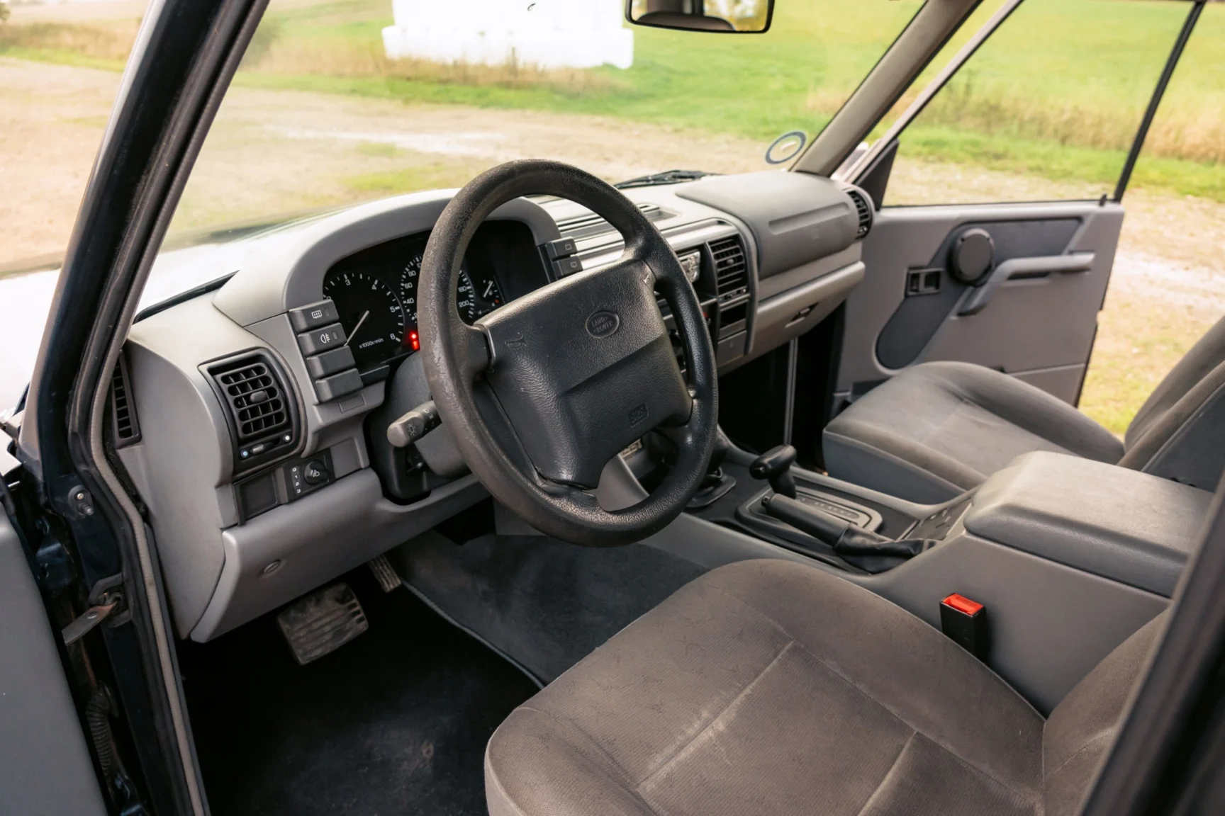 Interiörbild 1998 Land Rover Discovery 3-dörrar (1)