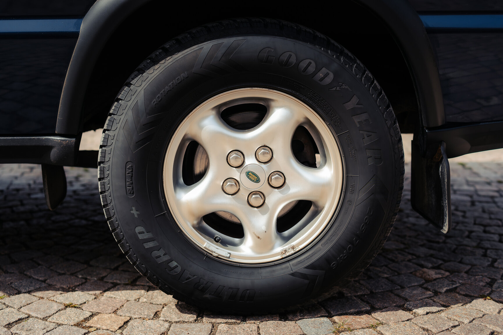 Exteriörbild på 1999 Landrover Discovery II V8