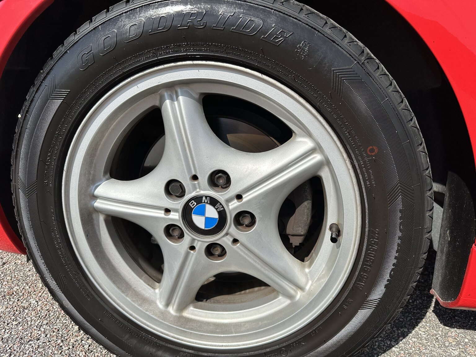 Exteriörbild på 1997 BMW Z3 Roadster