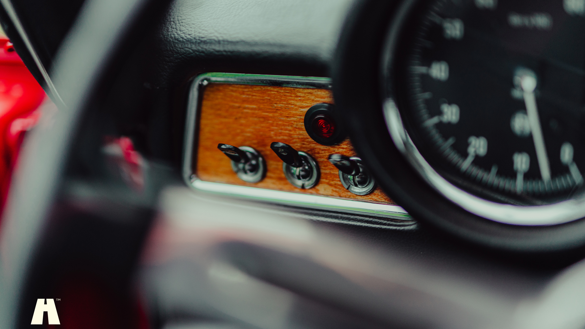 Innenraumfoto von 1972 Alfa Romeo Giulia GT 1300 Junior
