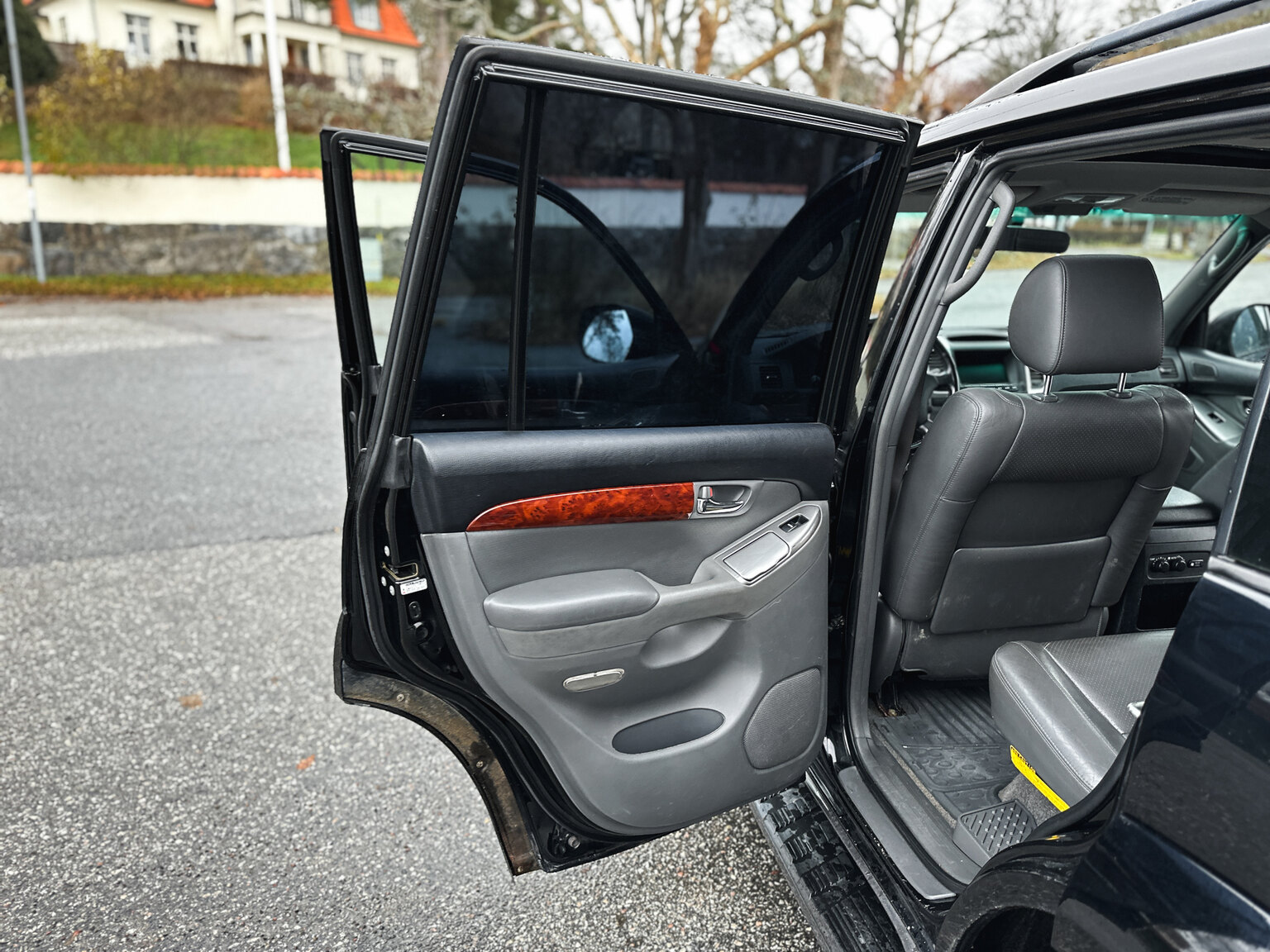 Innenraumfoto von 2004 Toyota Land Cruiser