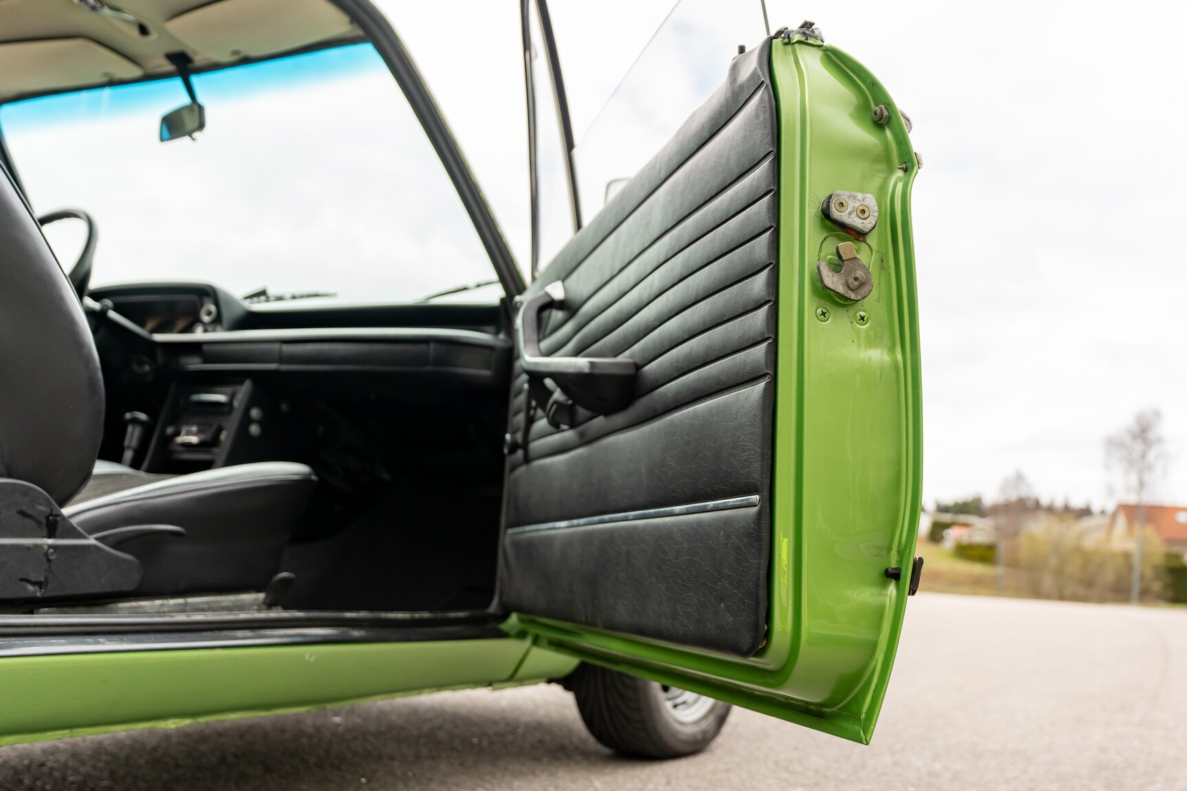 Interior image of 1975 BMW 2002