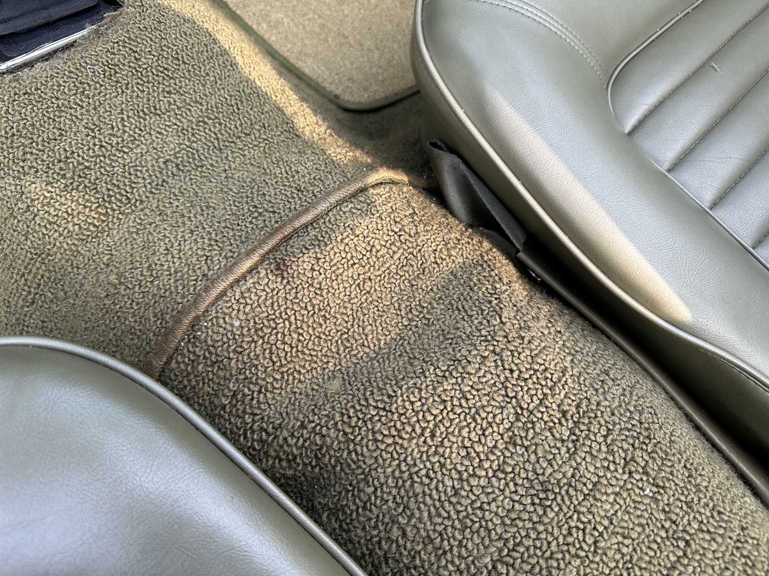 Interior image of 1965 Ford Mustang 289 Cabriolet