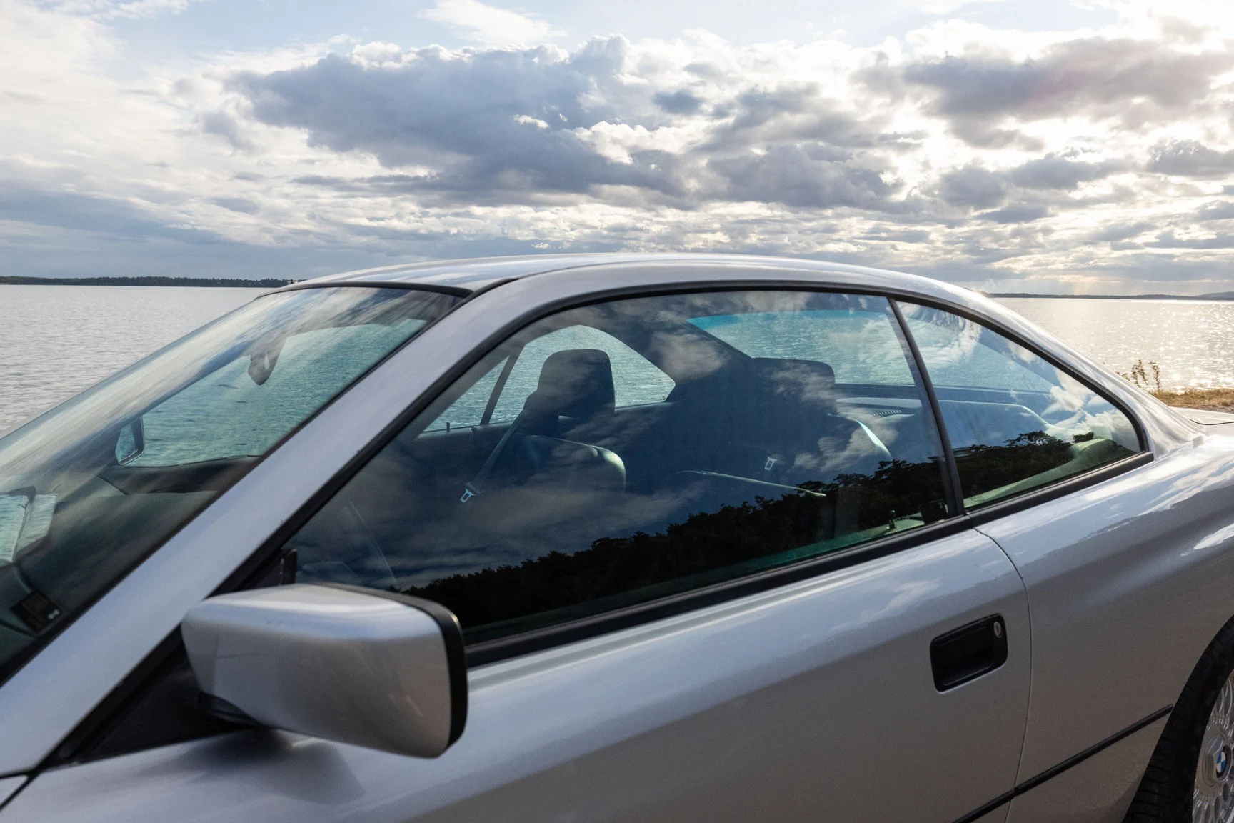 Exterior image of 1991 BMW 850i (70)