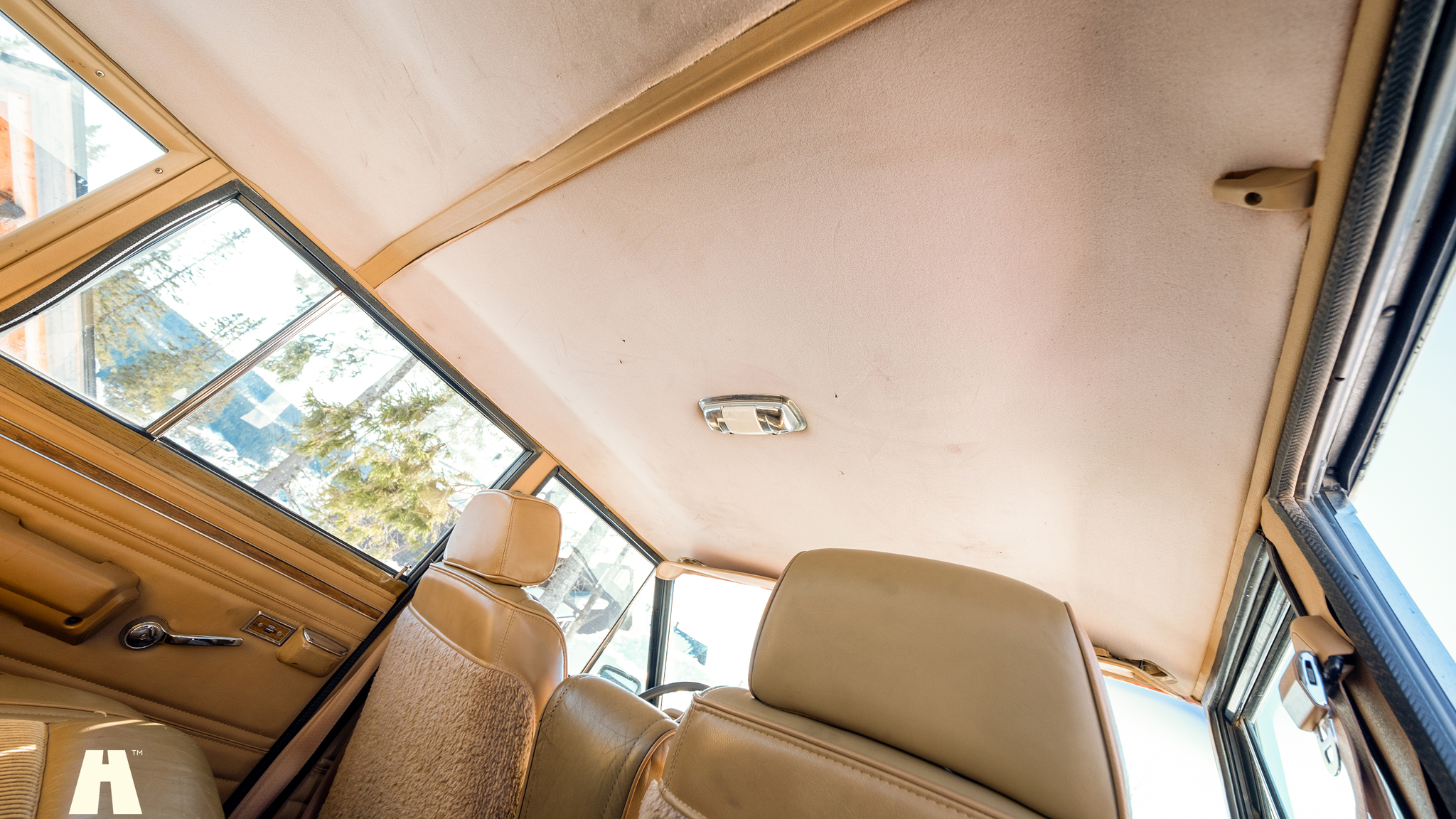 Innenraumfoto von 1988 Jeep Grand Wagoneer 5.9