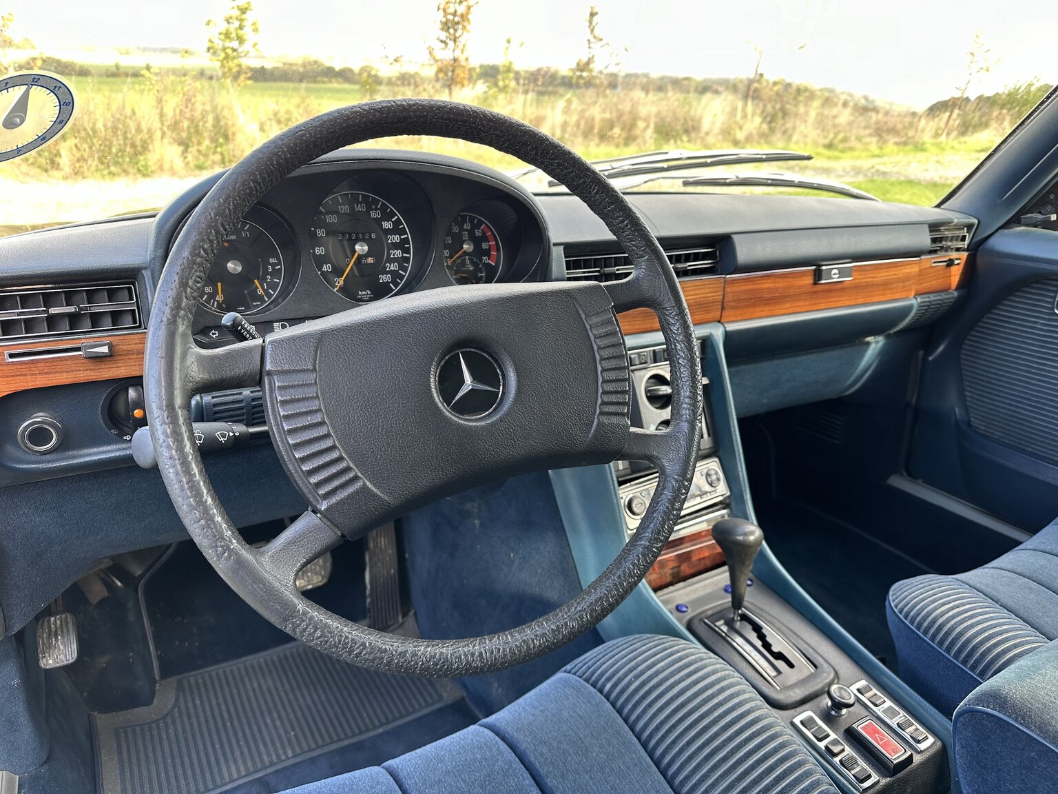 Interiörbild 1975 Mercedes-Benz 450 SEL 6.9 Bepansrad 