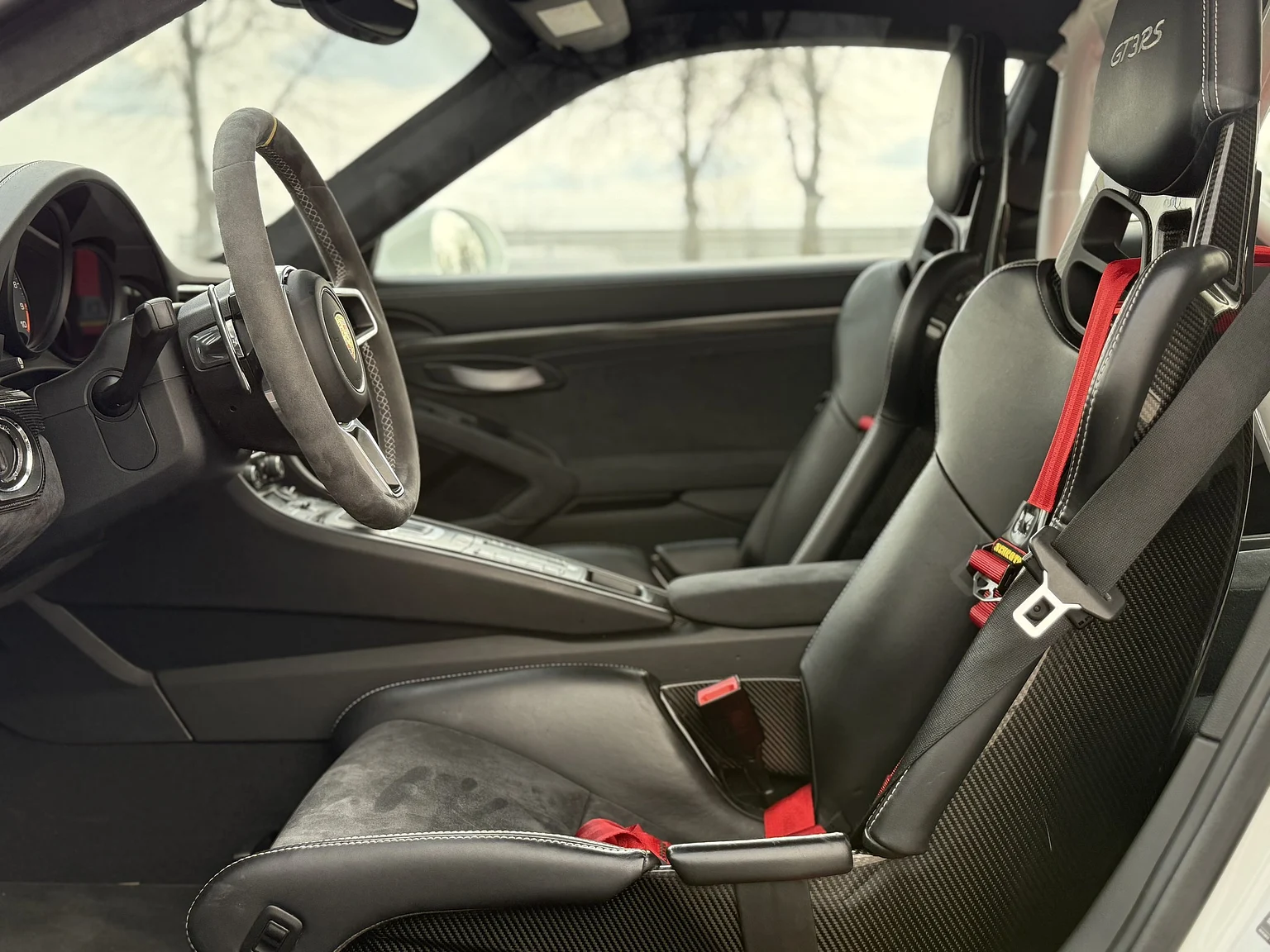 Innenraumfoto von 2016 Porsche 911 GT3 RS (3)