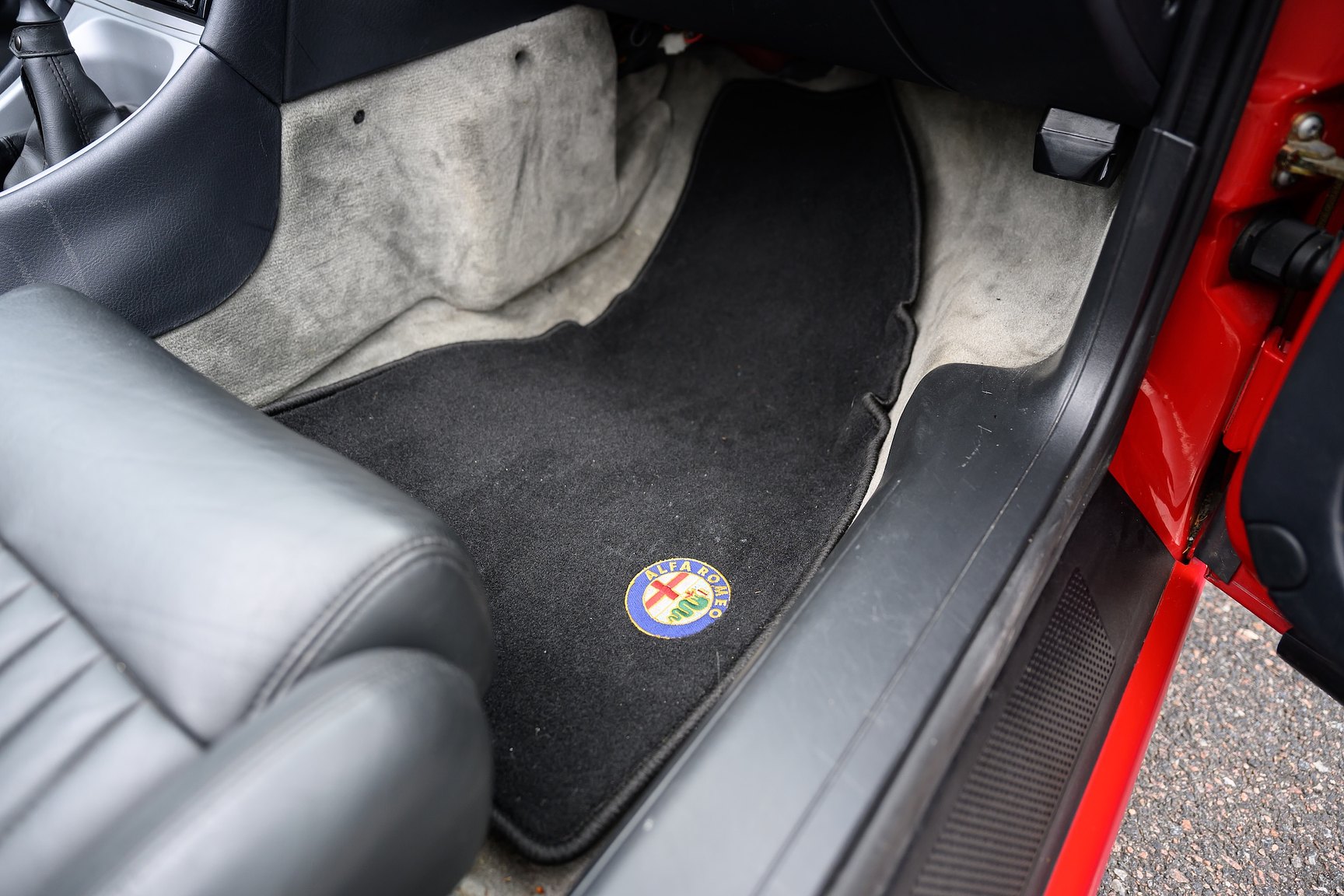 Interior image of 2001 Alfa Romeo Spider 3.0 V6