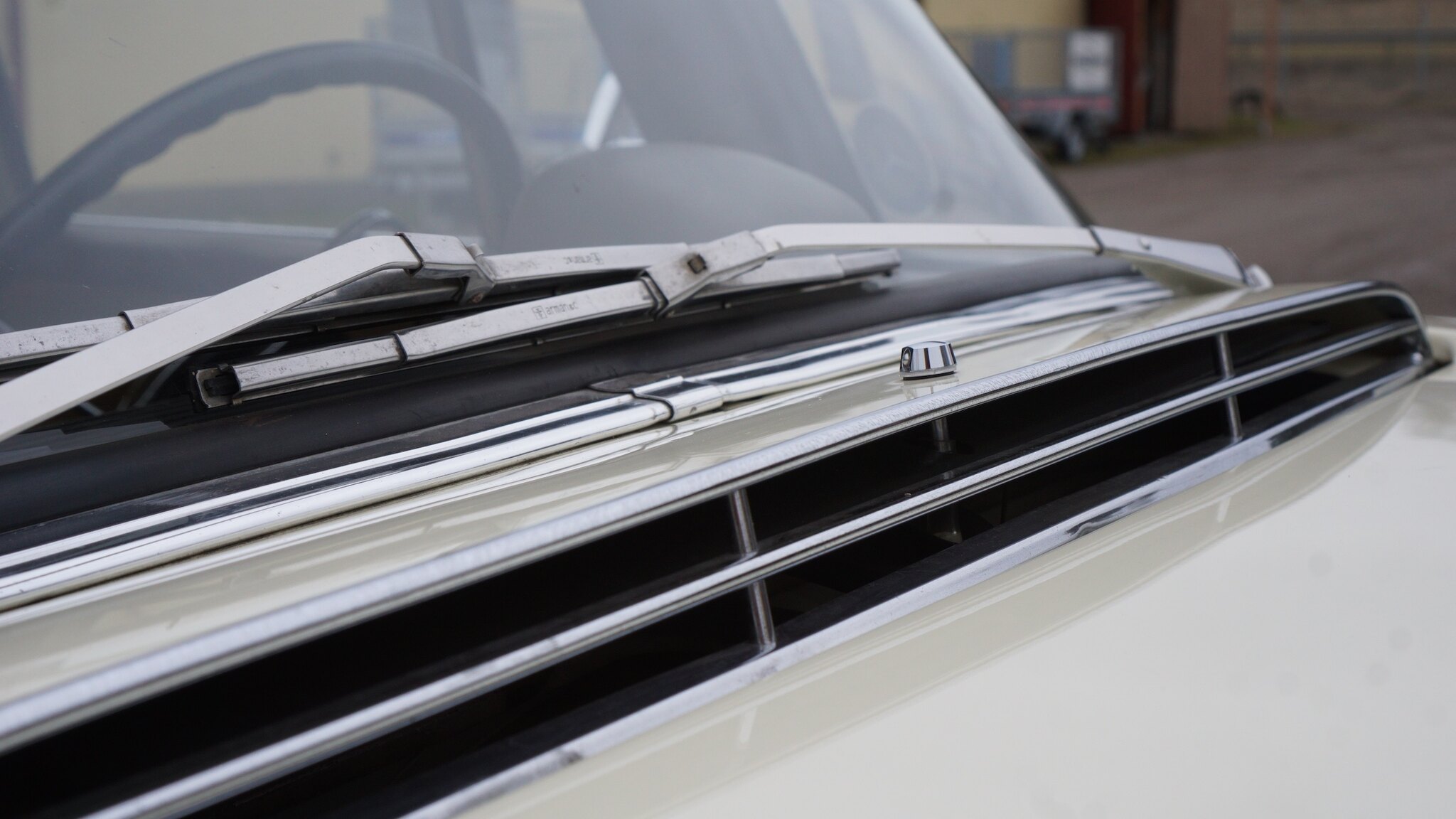 Exterior image of 1966 Mercedes-Benz 230 S