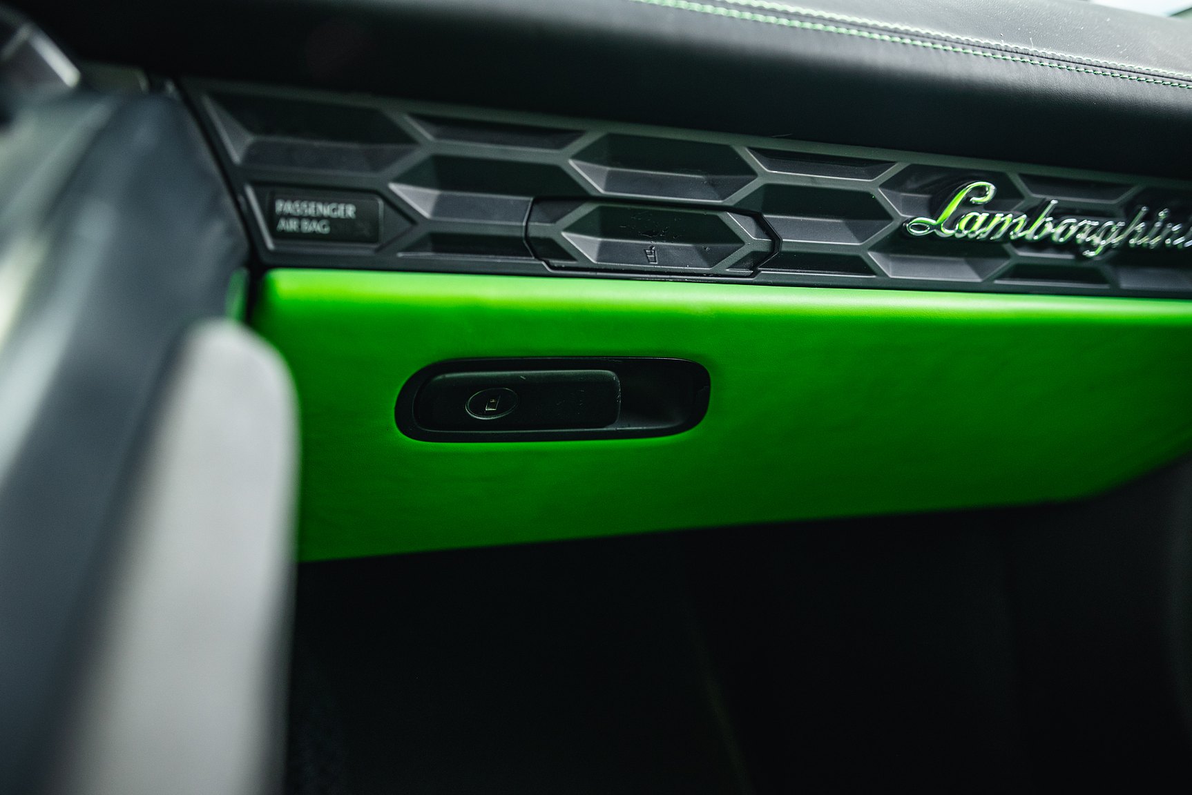 Innenraumfoto von 2016 Lamborghini Huracan LP-610-4