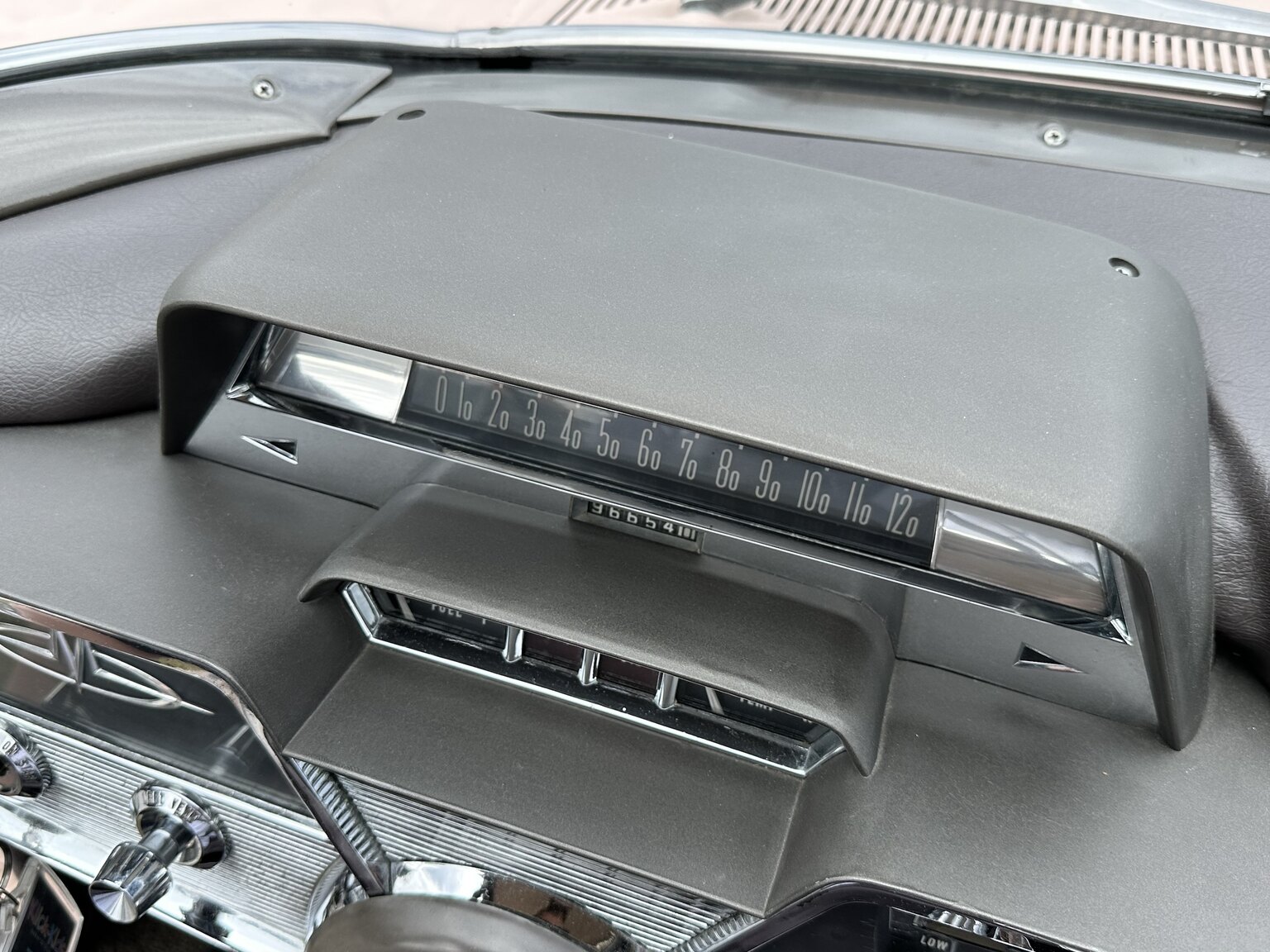 Interior image of 1959 Mercury Monterey 4-door Hardtop Cruiser