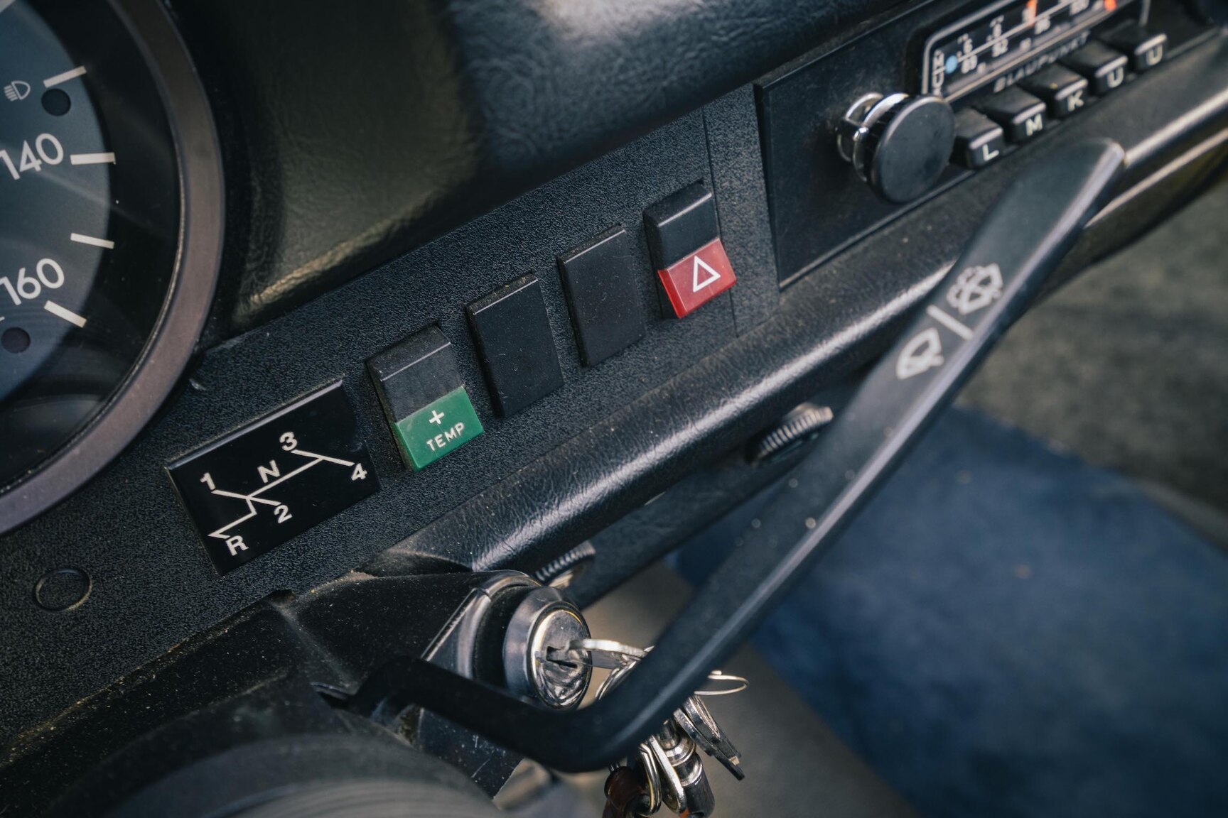 Innenraumfoto von 1973 Volkswagen Bubbla Karmann 1303 LS (5)