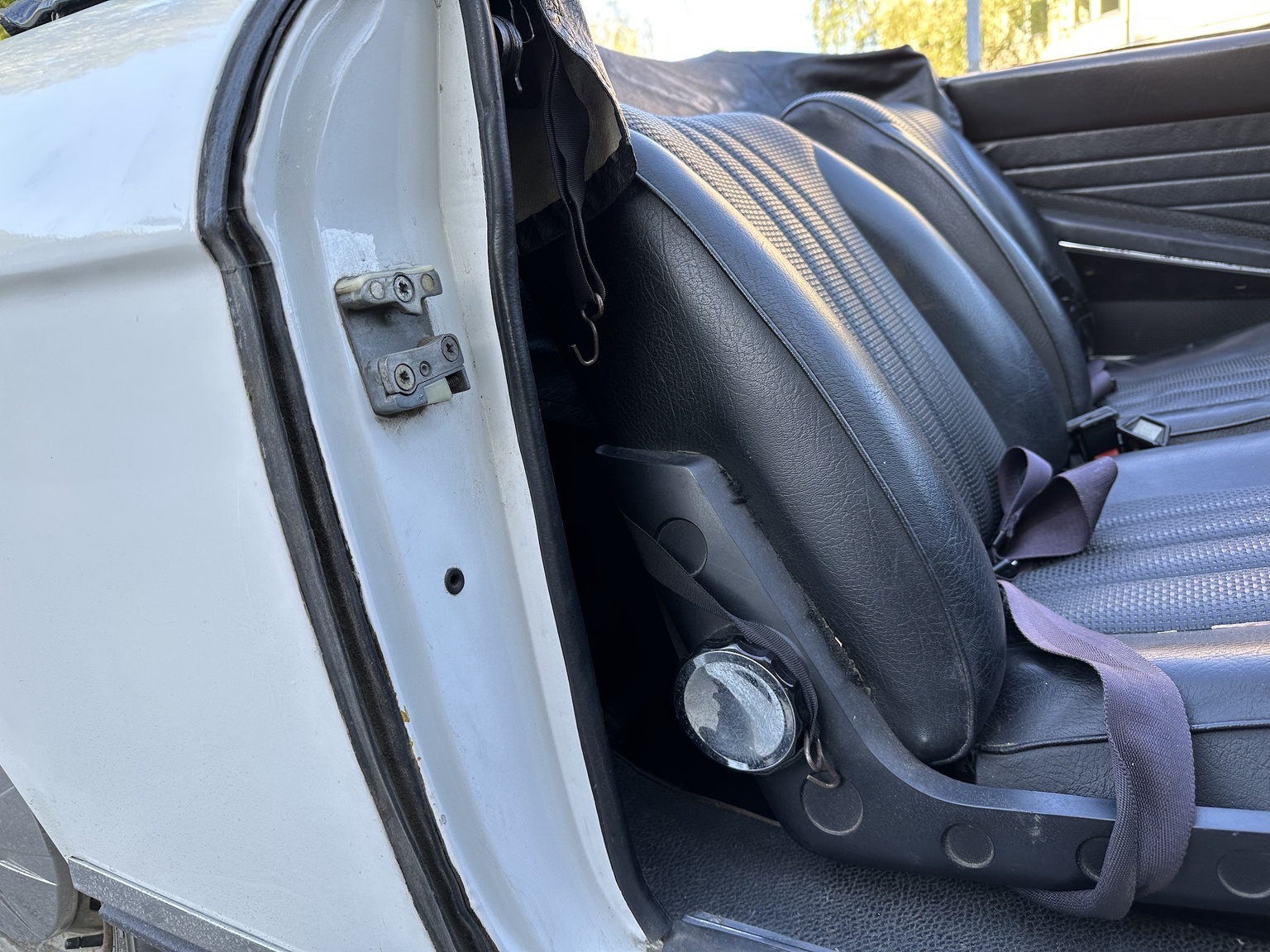 Interior image of 1970 Peugeot 304 Cabriolet