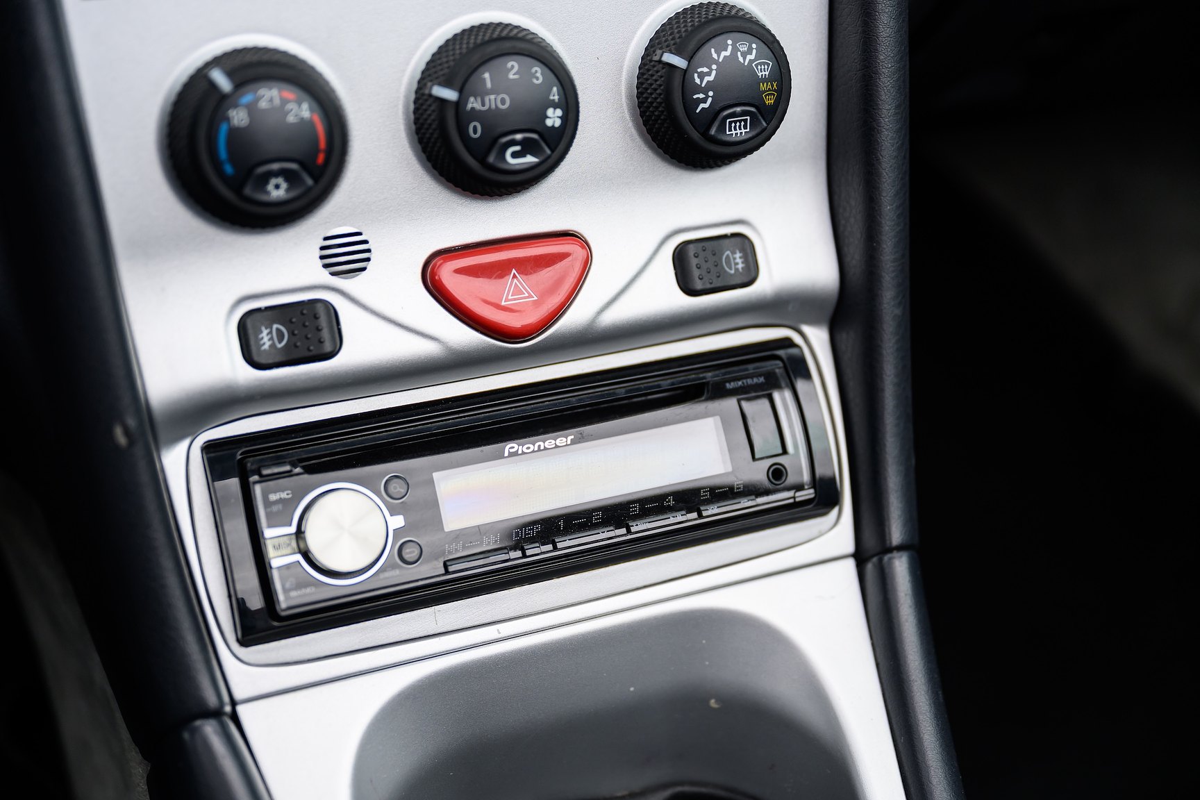 Interior image of 2001 Alfa Romeo Spider 3.0 V6