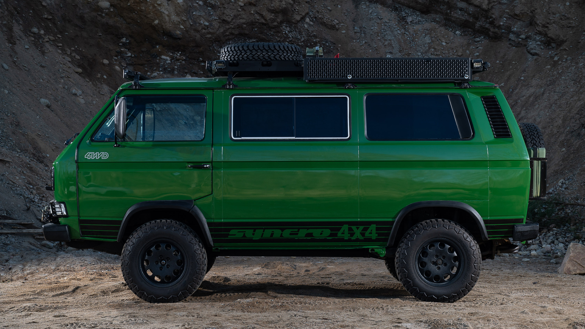 Exterior image of 1992 Volkswagen T3 Kombi Syncro 16" Westfalia