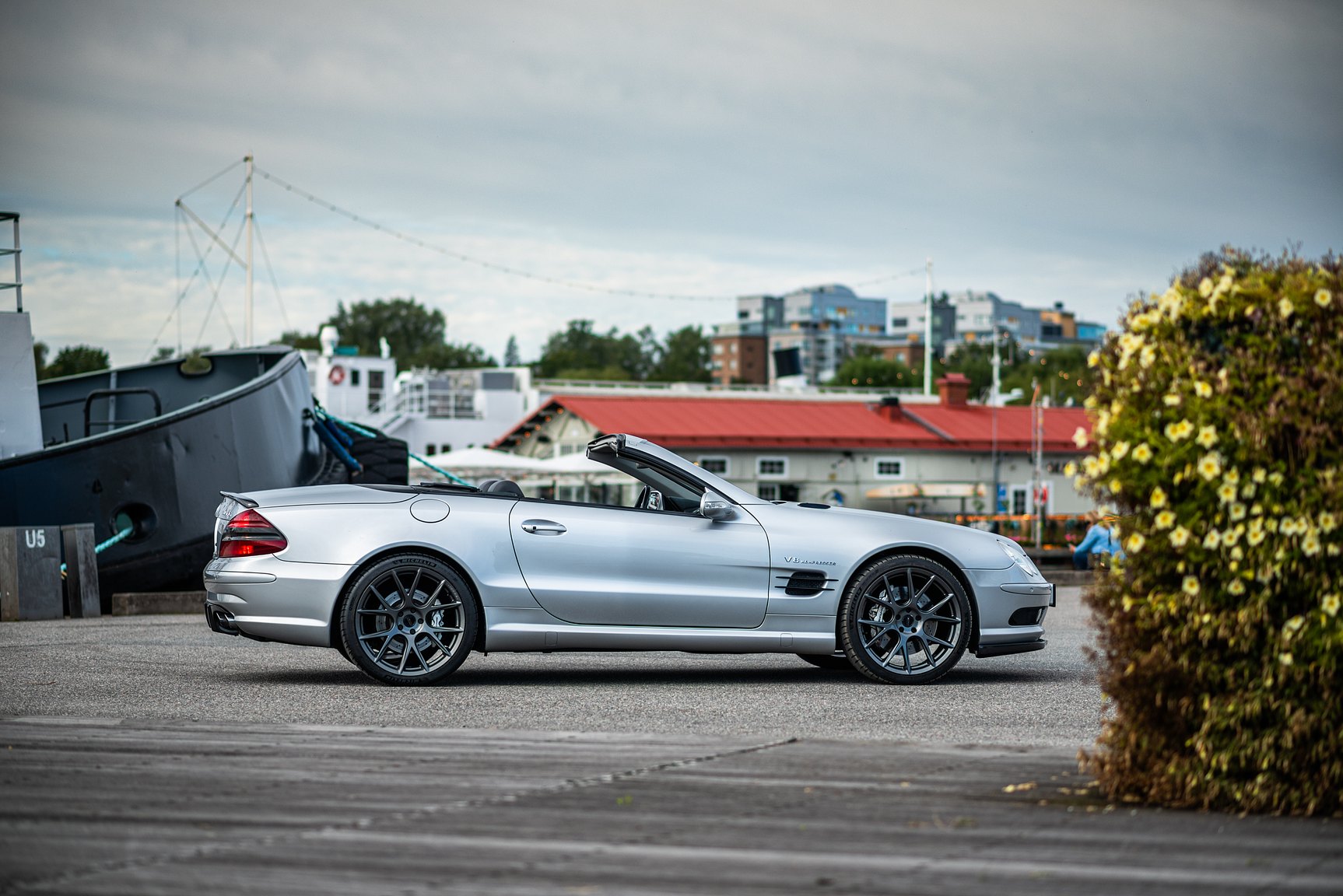 Exterior image of 2002 Mercedes SL 55 AMG