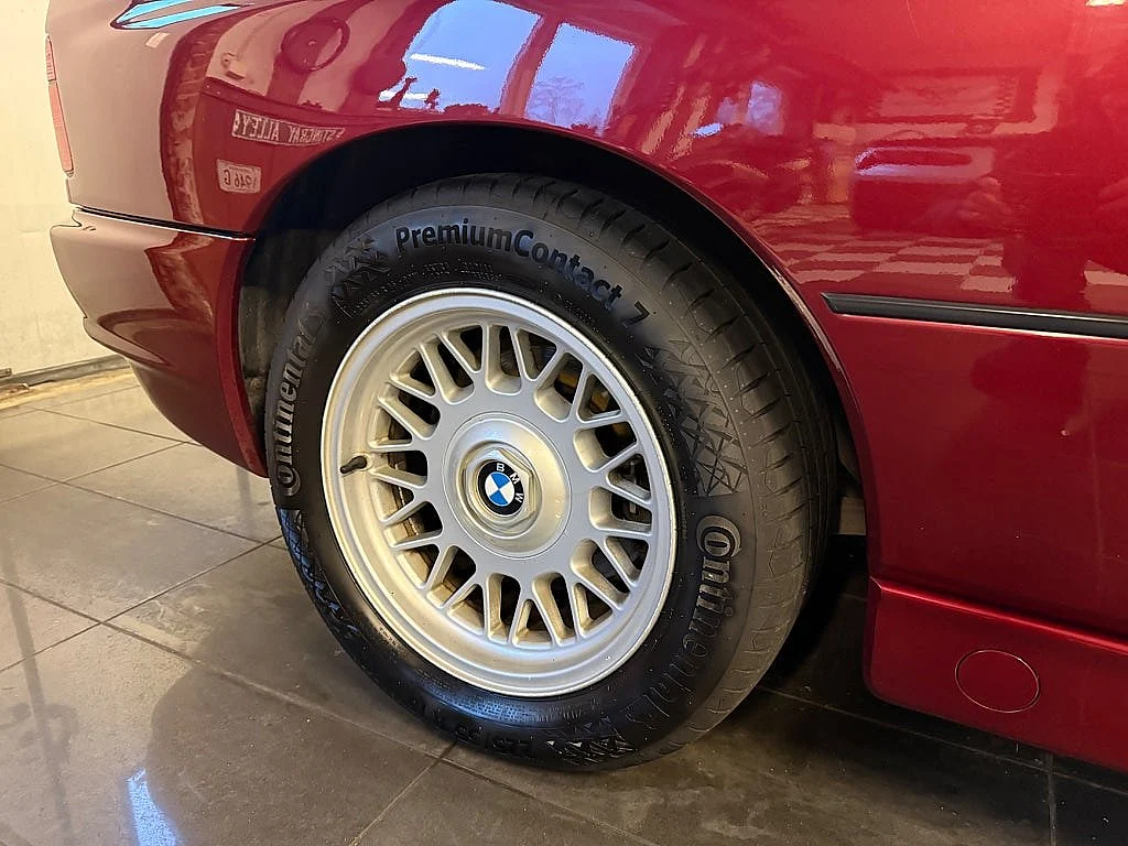 Bild von 1992 BMW 850 (15)