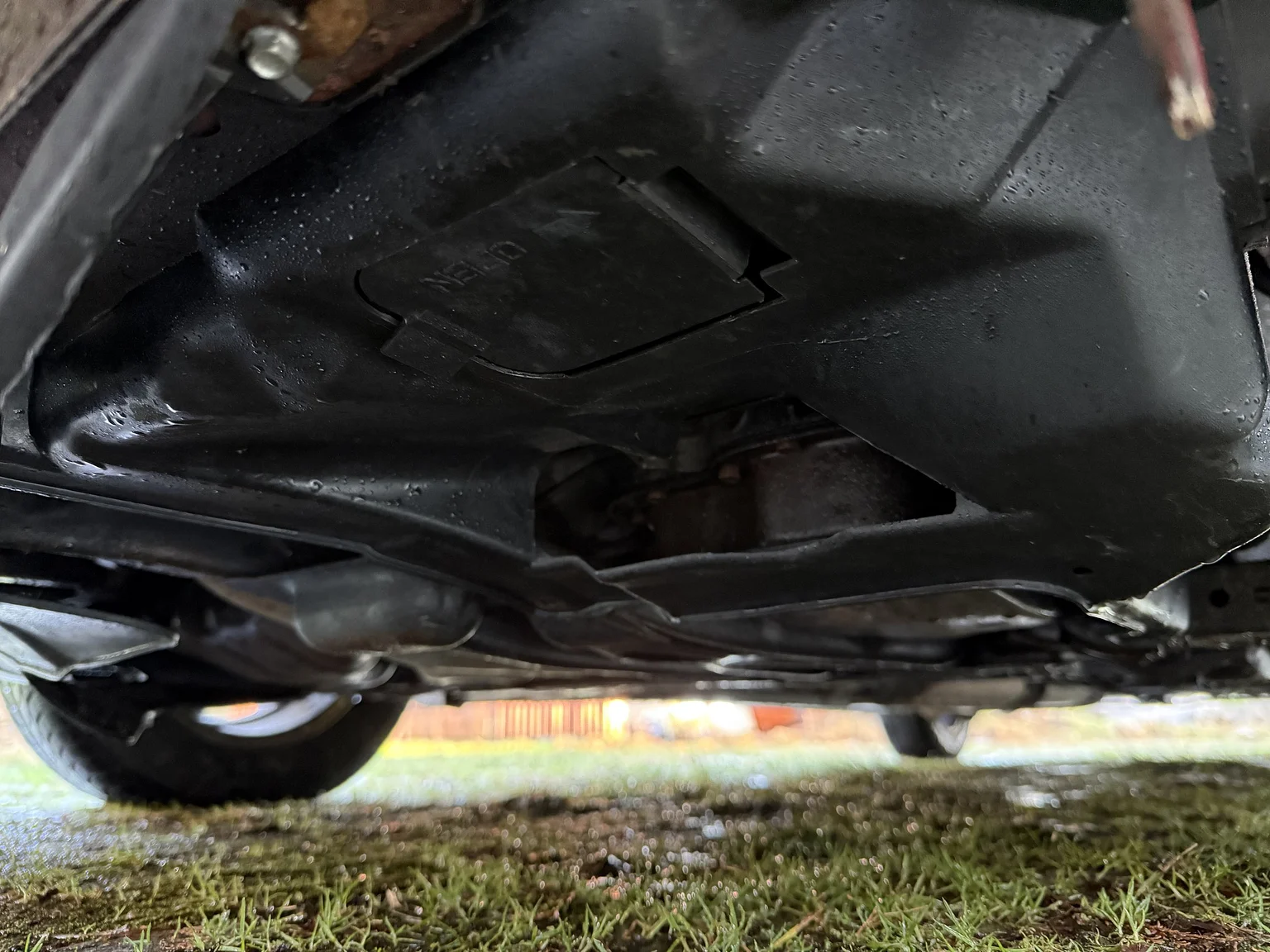 Exteriörbild på 1992 Mazda 626 Hatchback 2.5 V6 Automatic (35)