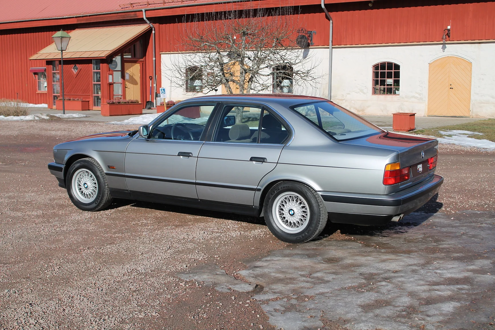 Exterior image of 1988 BMW 535i - NO RESERVE (31)