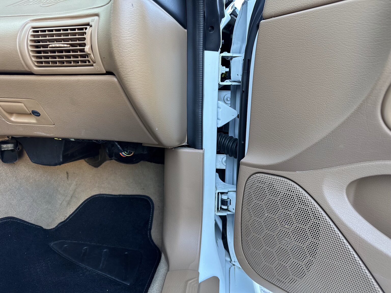 Interior image of 1997 Ford Mustang Saleen S-281 Cobra