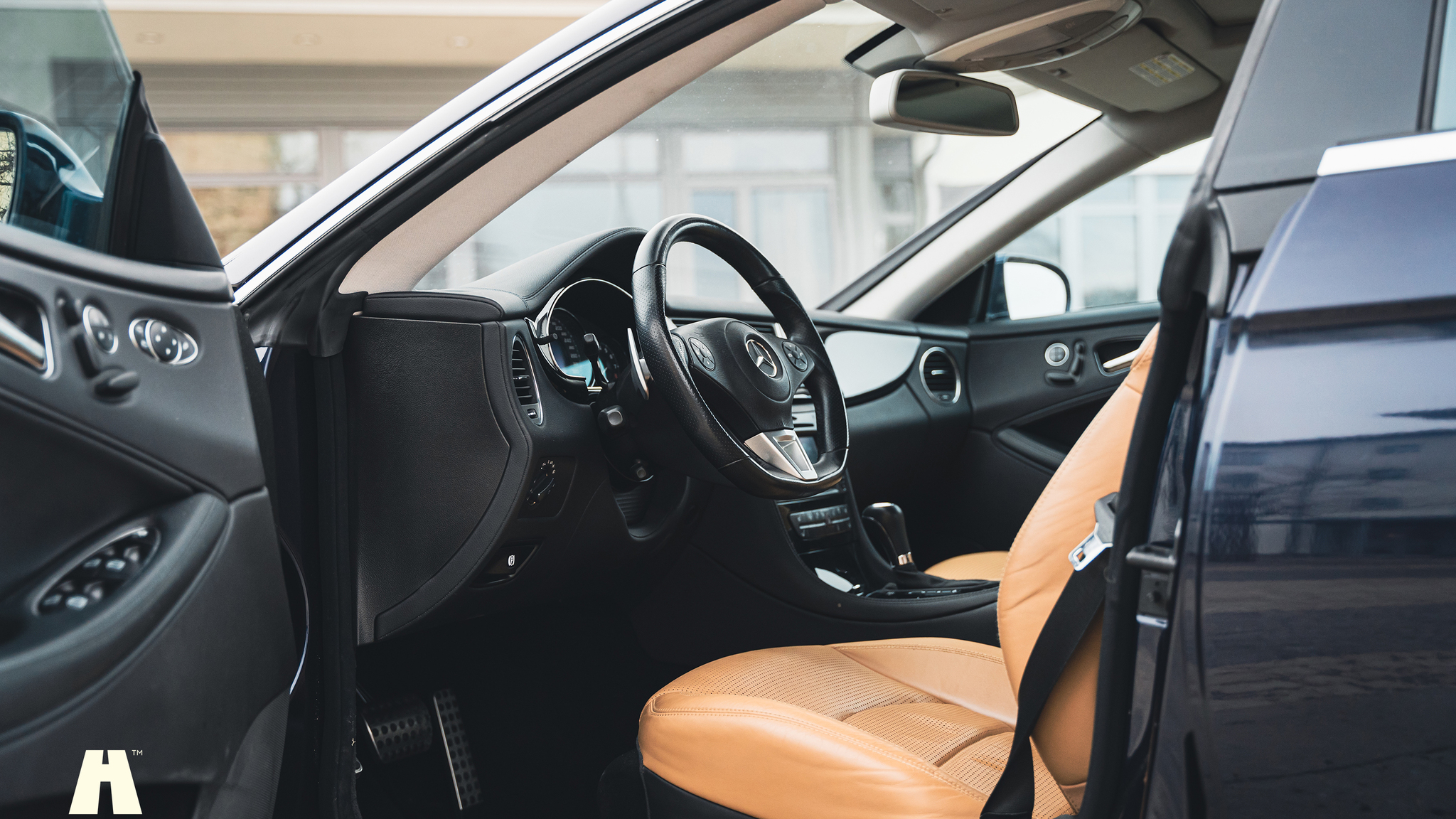 Interior image of 2008 Mercedes-Benz CLS 63 AMG