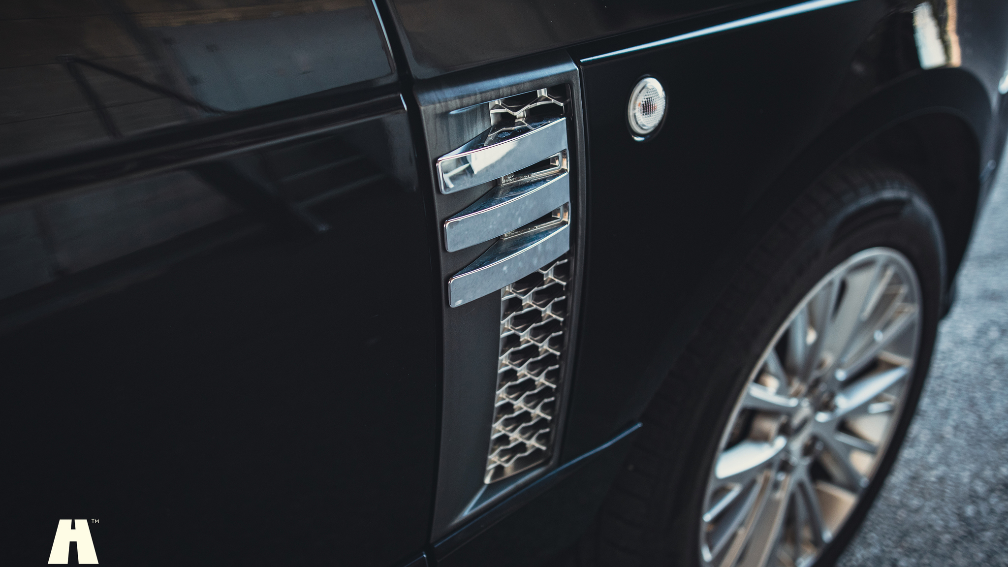 Exterior image of 2011 Range Rover TDV8 Autobiography  (48)