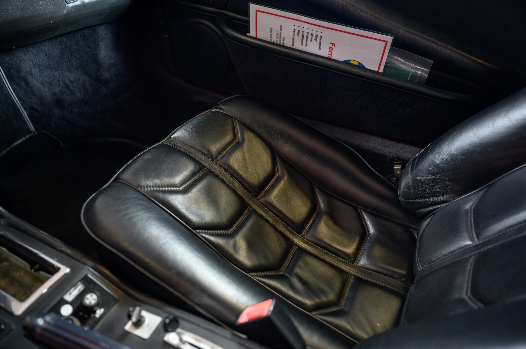Interiörbild 1982 Ferrari 308 GTSI