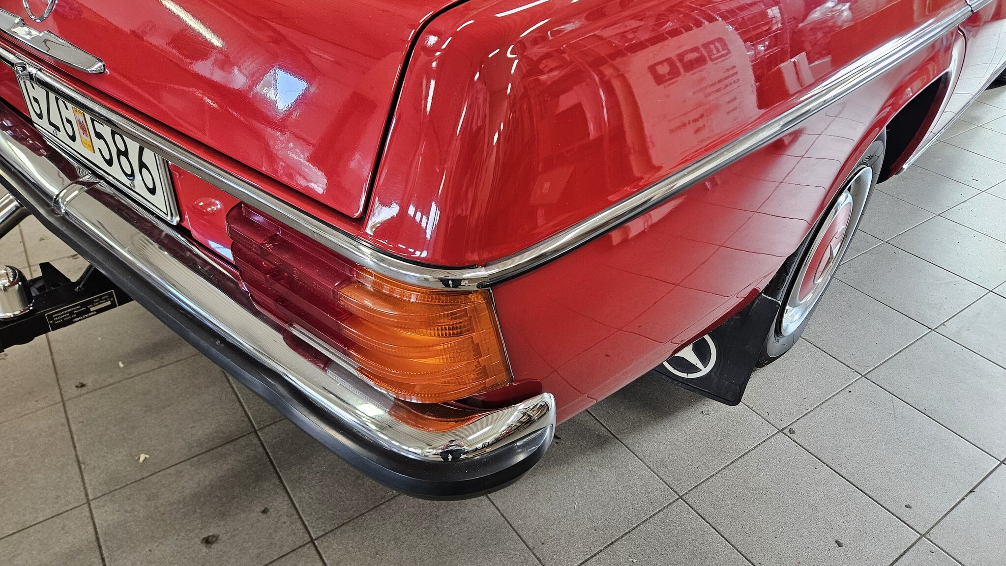 Aussenfoto 1975 Mercedes-Benz 200