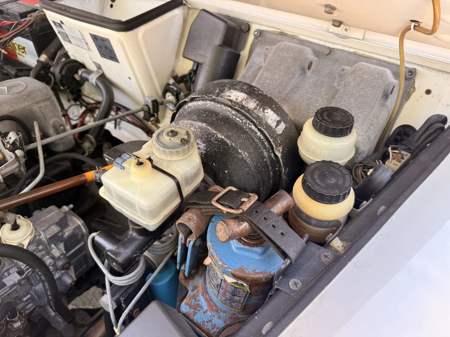 Image of 1981 Mercedes-Benz 240 GD mechanics (7)