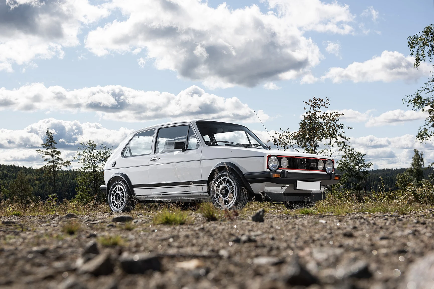 Exteriörbild på 1984 Volkswagen Golf GTI "Special" (2)