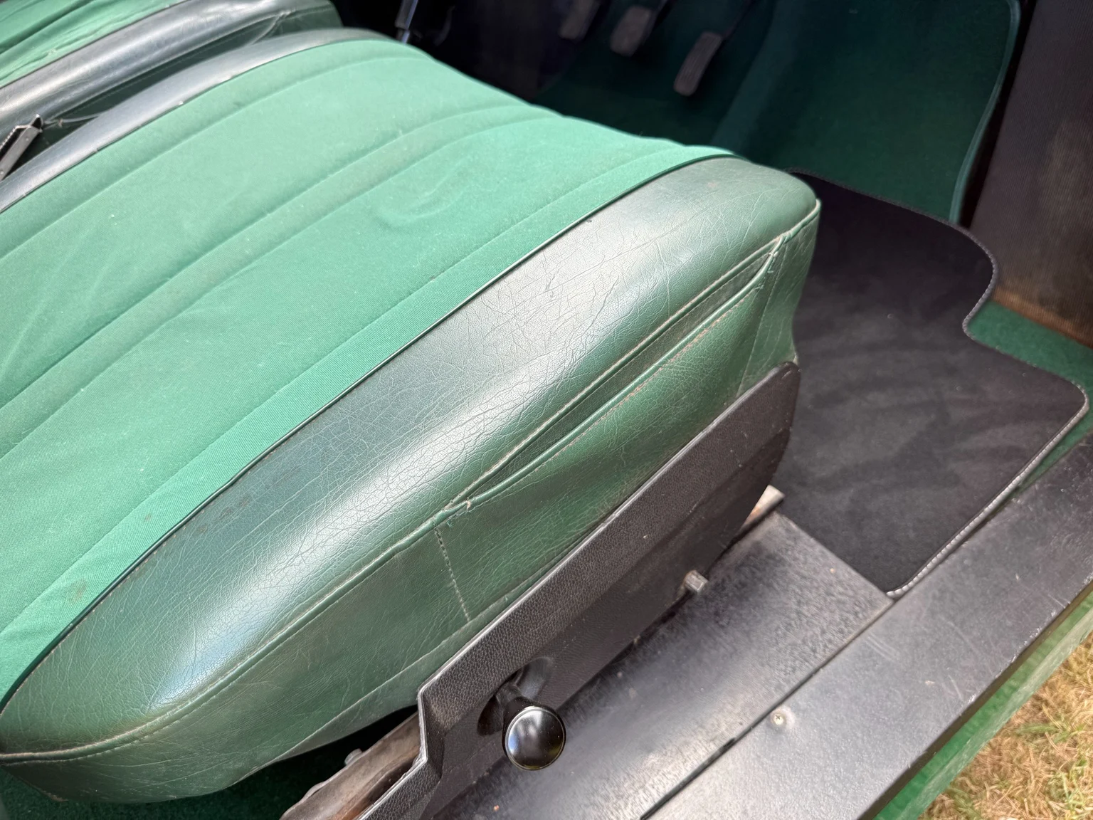 Interior image of 1975 Saab 95 V4 kombi - 7-sits (48)