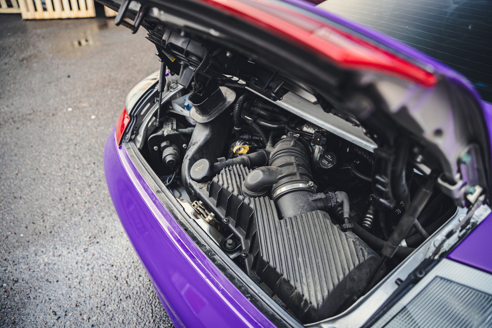 Image of 2002 Porsche 996 4S - Ett sista race mechanics