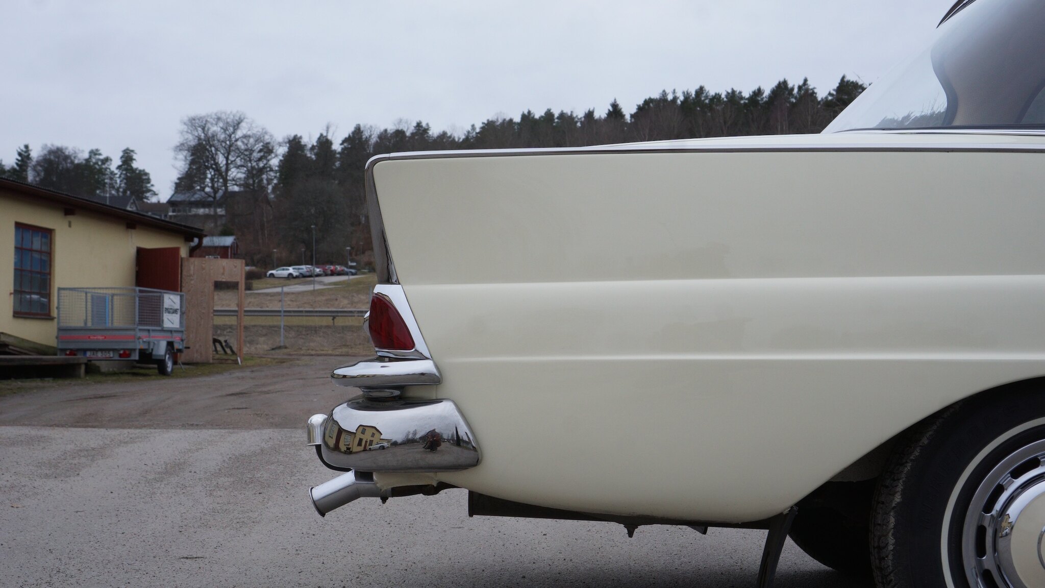 Exterior image of 1966 Mercedes-Benz 230 S