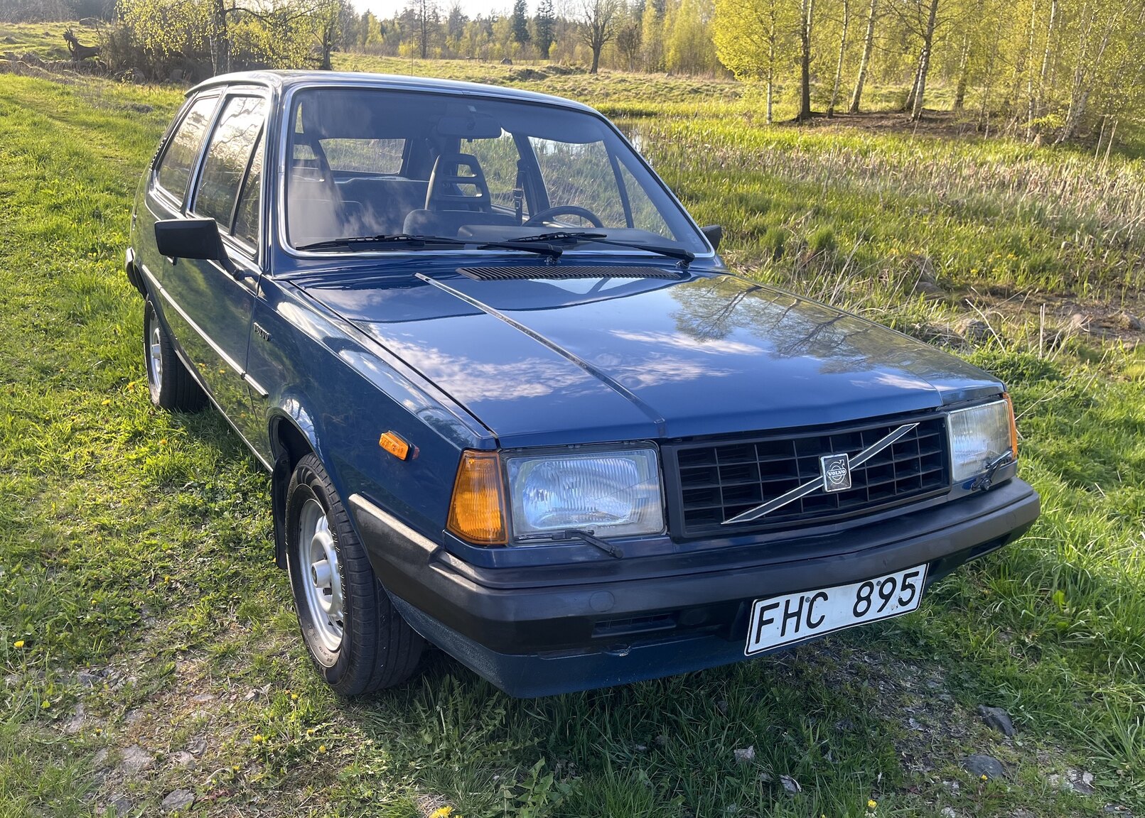 Exterior image of 1983 Volvo 340 (5)