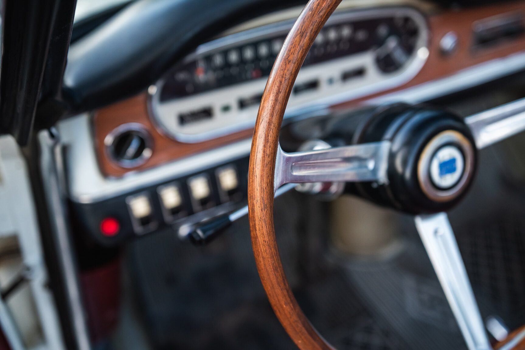 Interior image of 1964 Lancia Flavia Vignale  