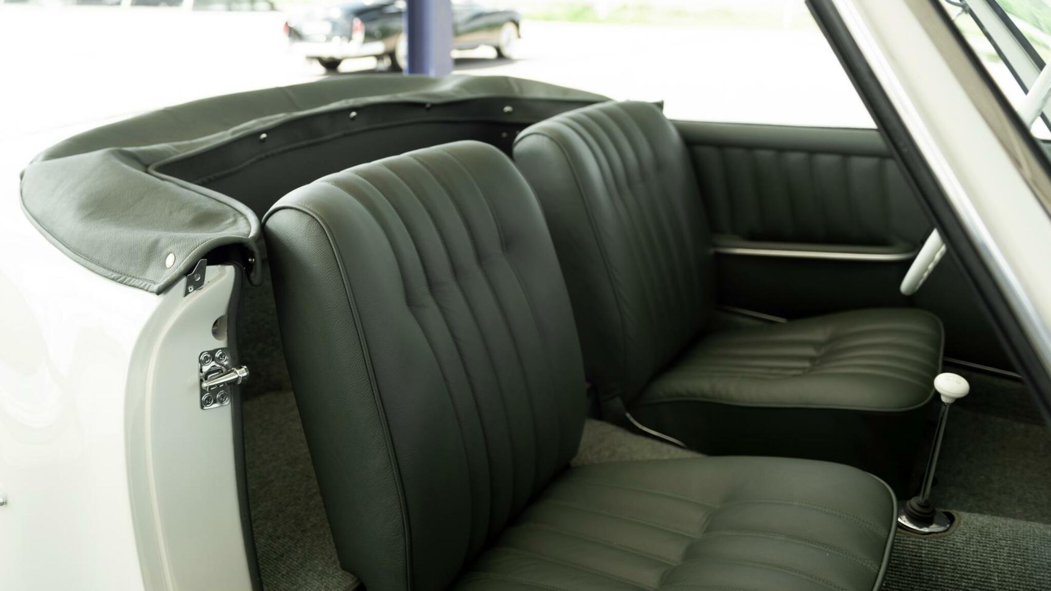 Innenraumfoto von 1956 Mercedes Benz 190 SL Roadster (10)