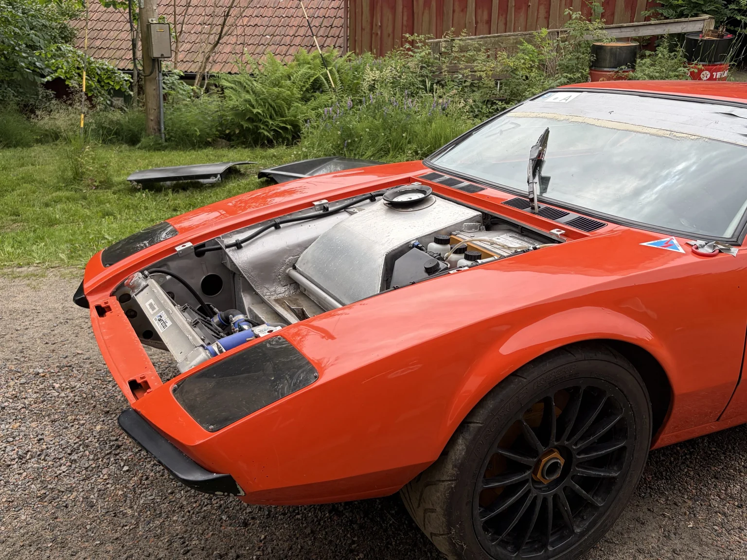 Image of 1972 De Tomaso Pantera LS Restomod mechanics (25)
