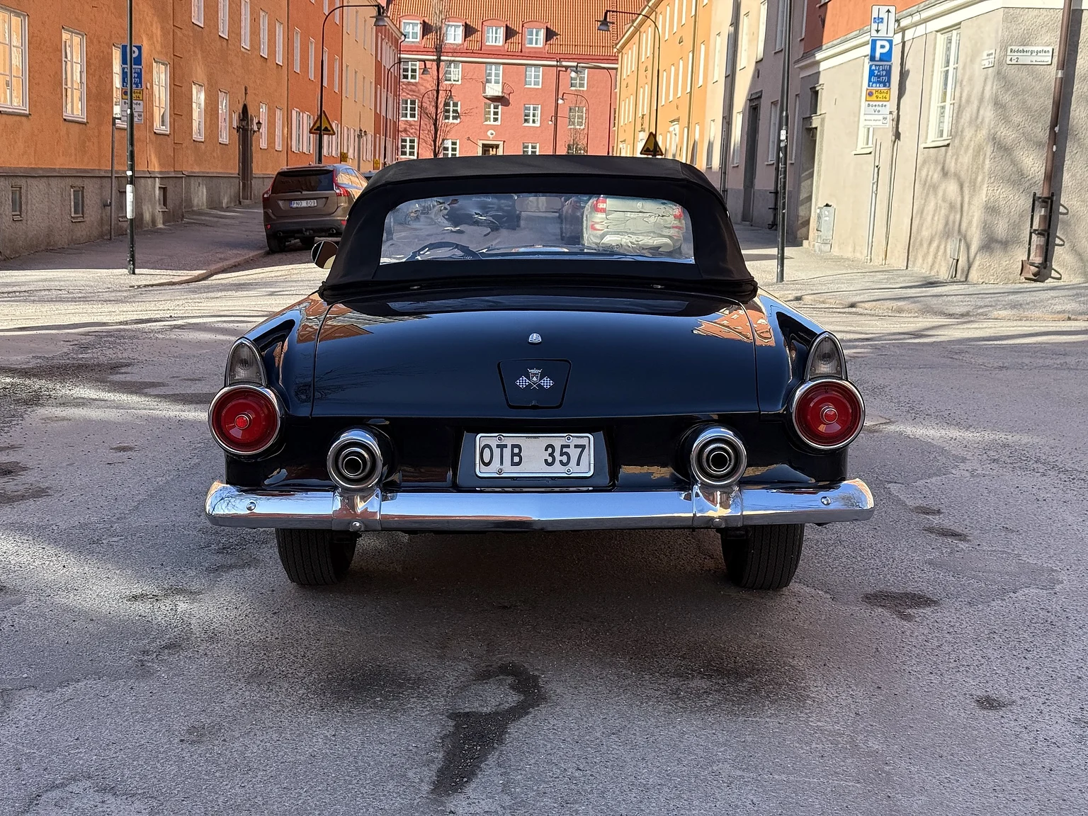 Exterior image of 1955 Ford Thunderbird (19)