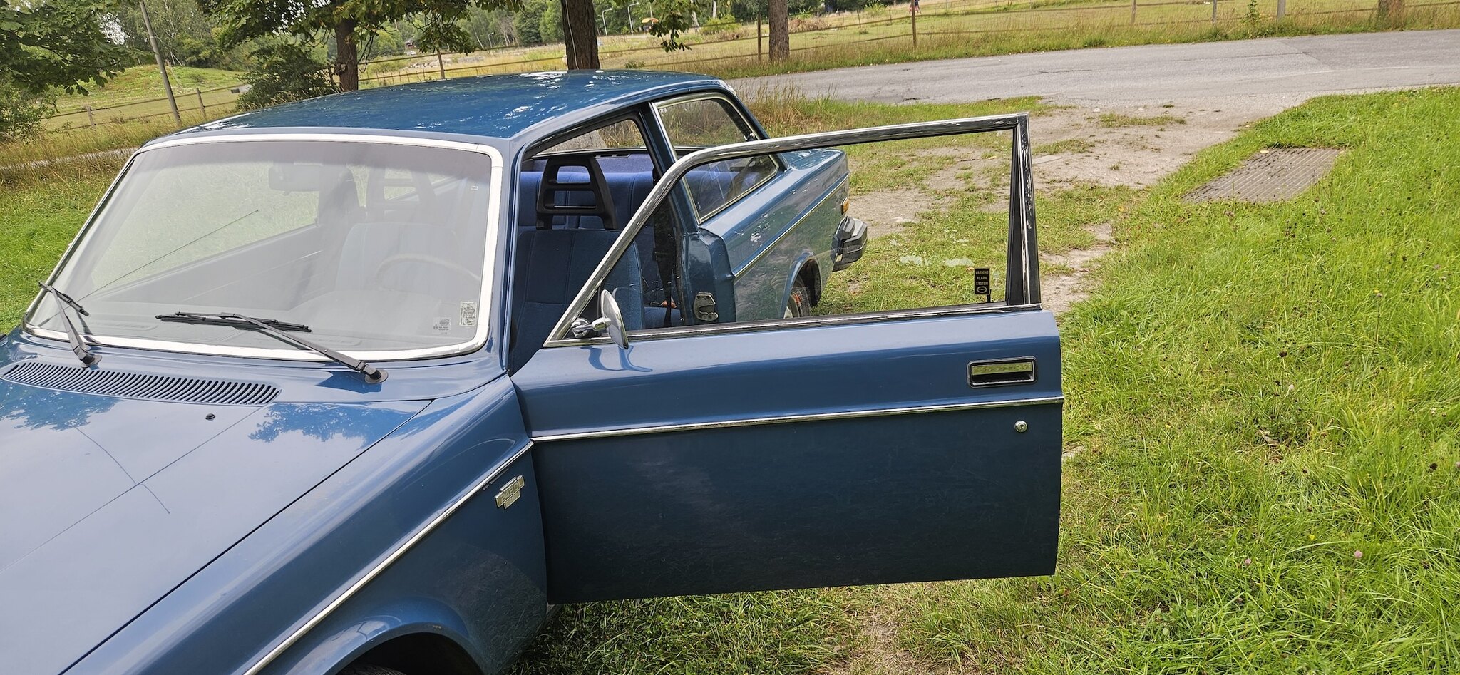 Exterior image of 1977 Volvo 242