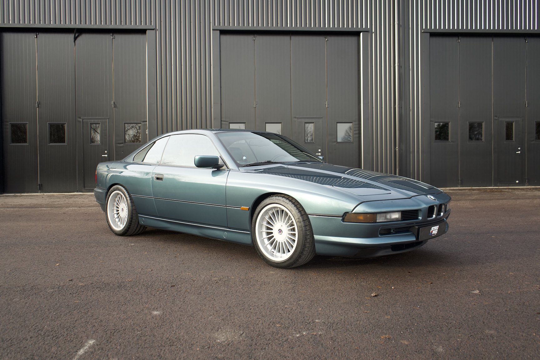 Exteriörbild på 1992 BMW 850i 6-speed manual - NO RESERVE